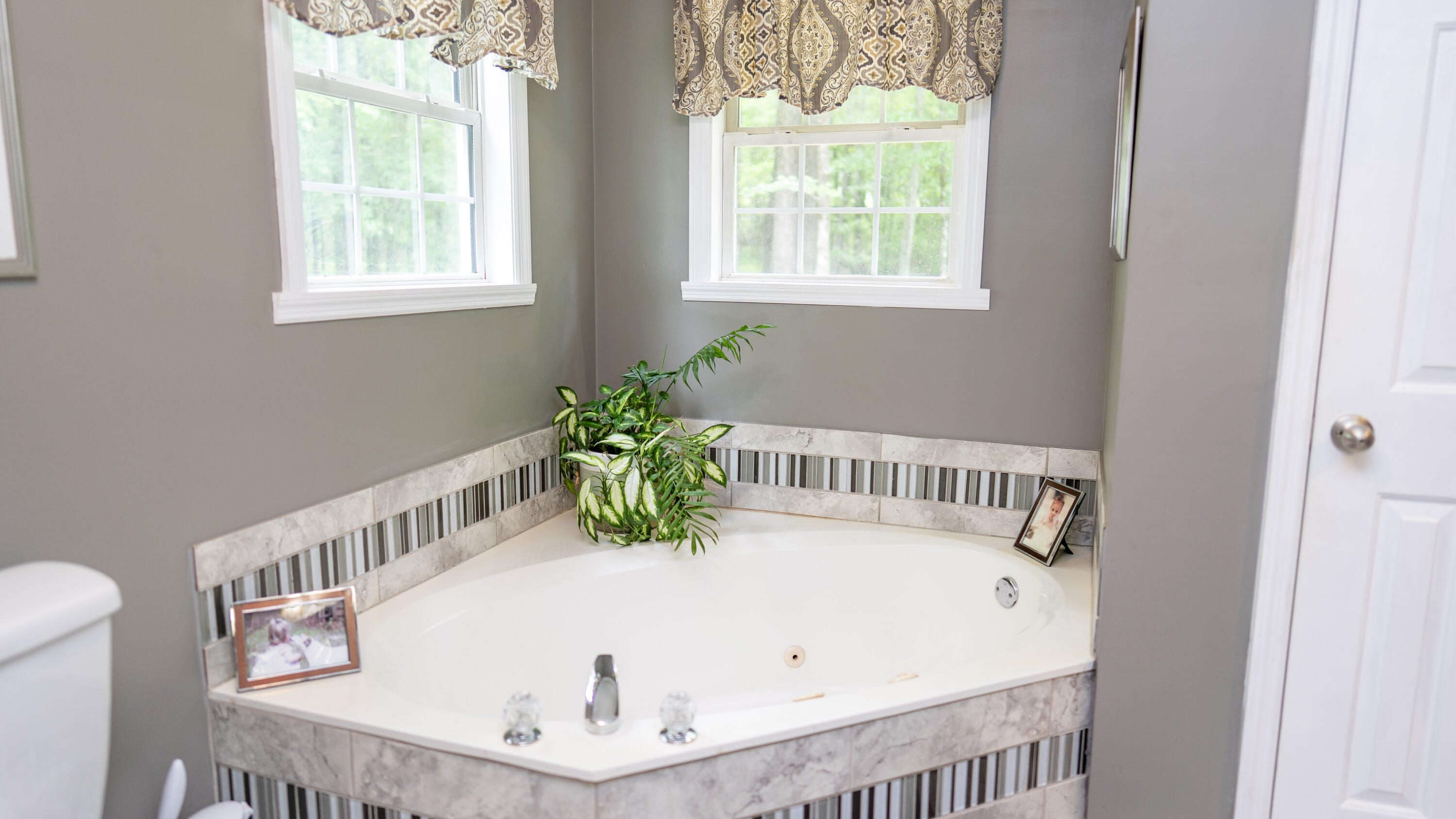 6583 Eubank Drive Drive