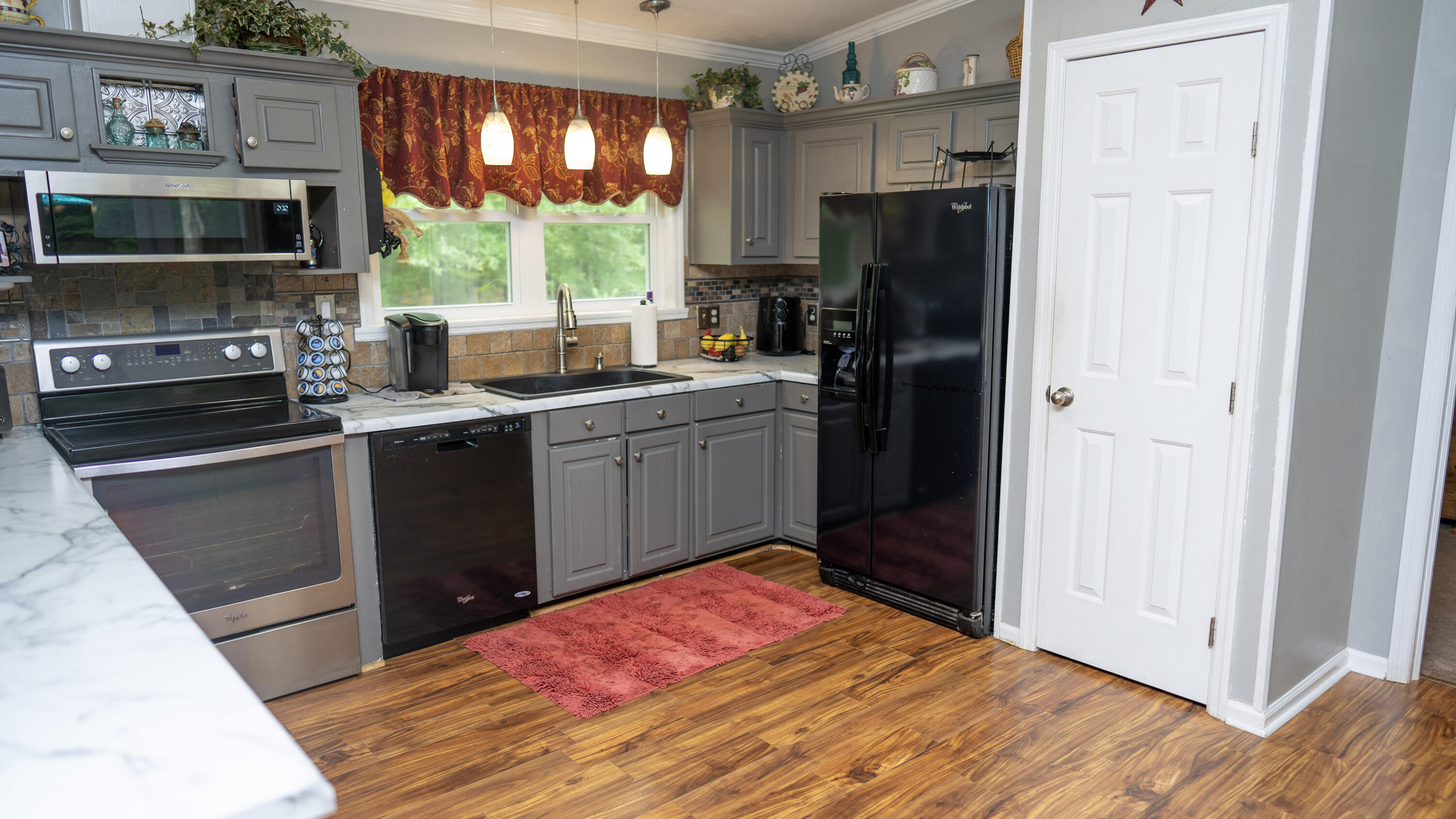 6583 Eubank Drive Drive