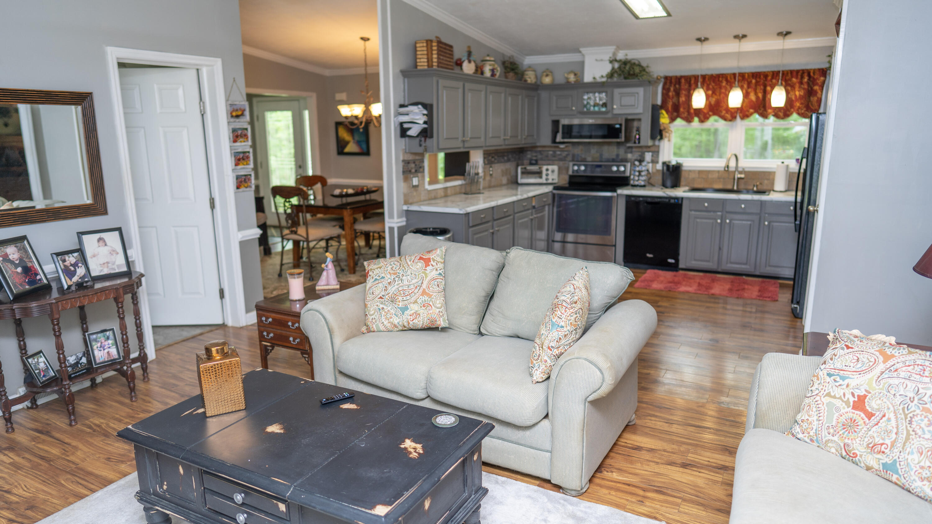 6583 Eubank Drive Drive