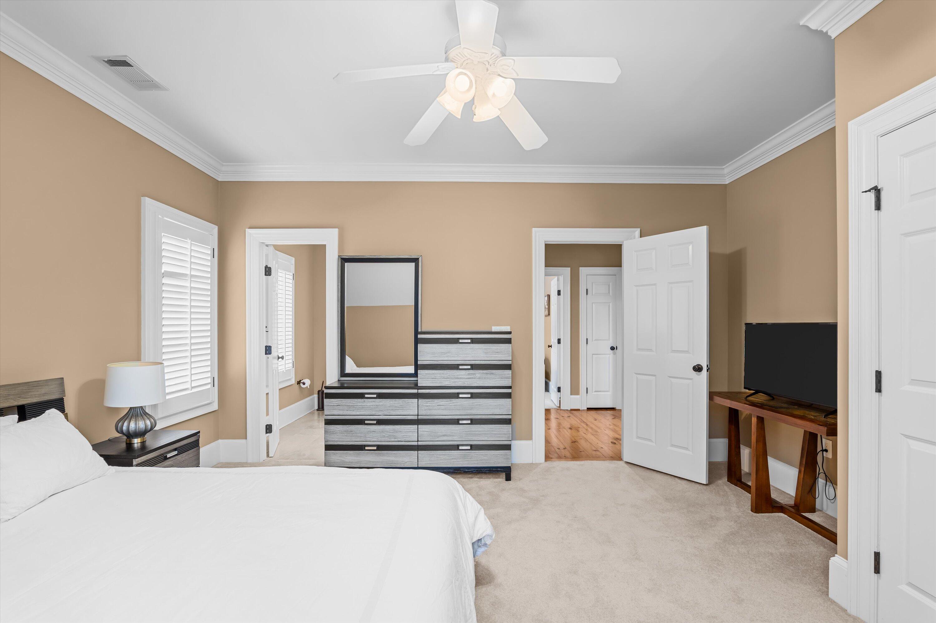 1013 Emerald Place