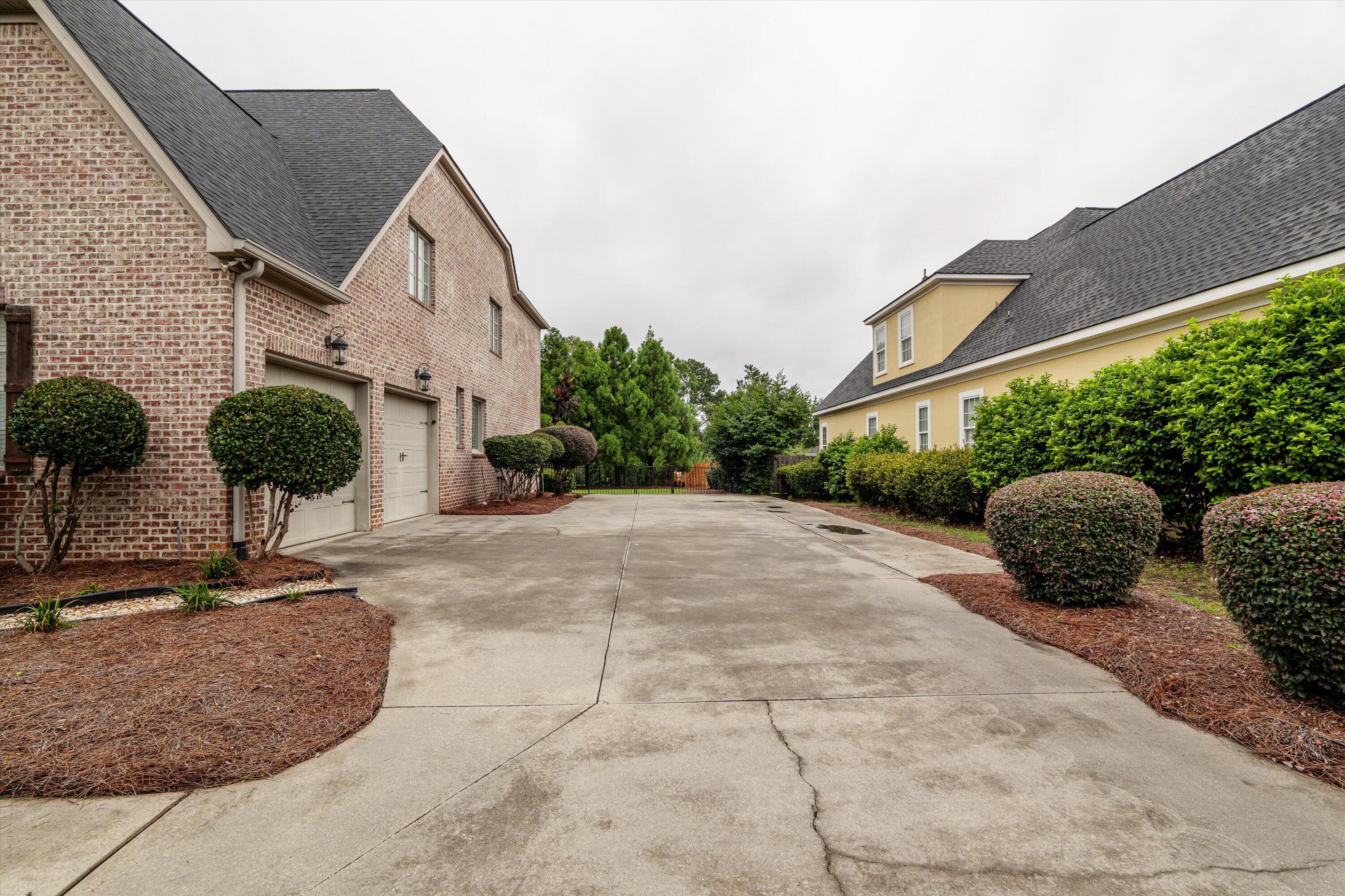 1013 Emerald Place