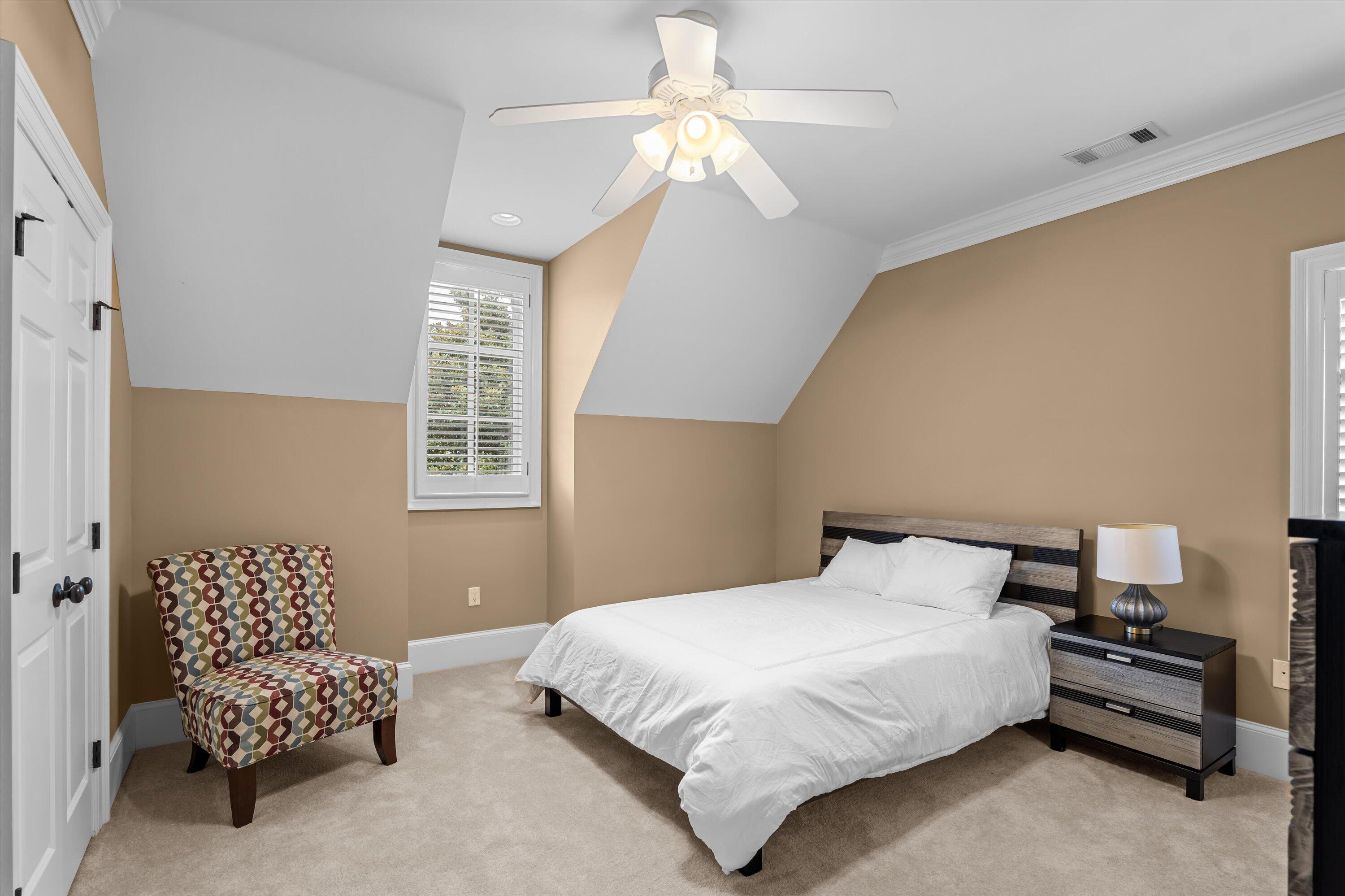 1013 Emerald Place