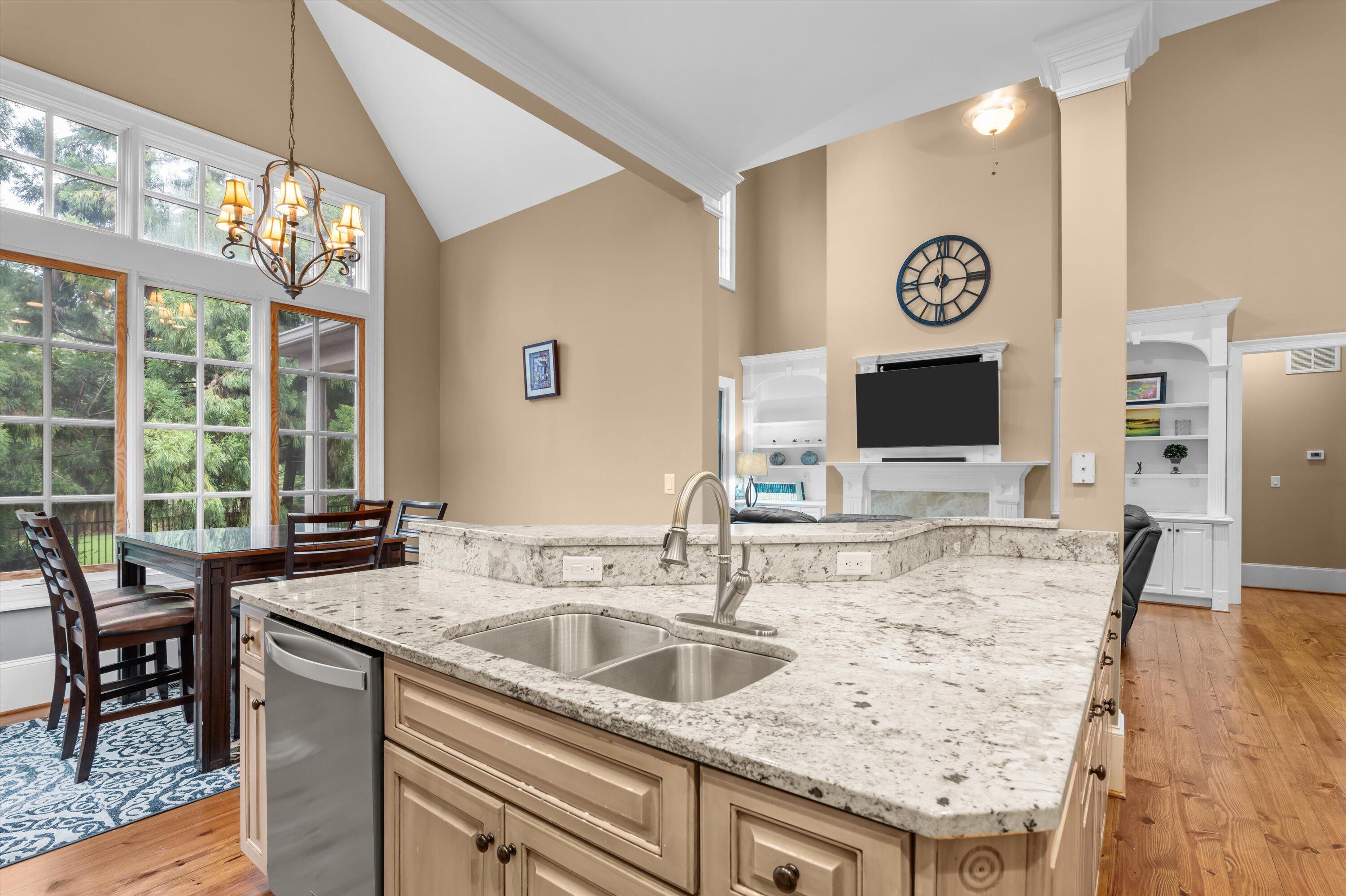 1013 Emerald Place
