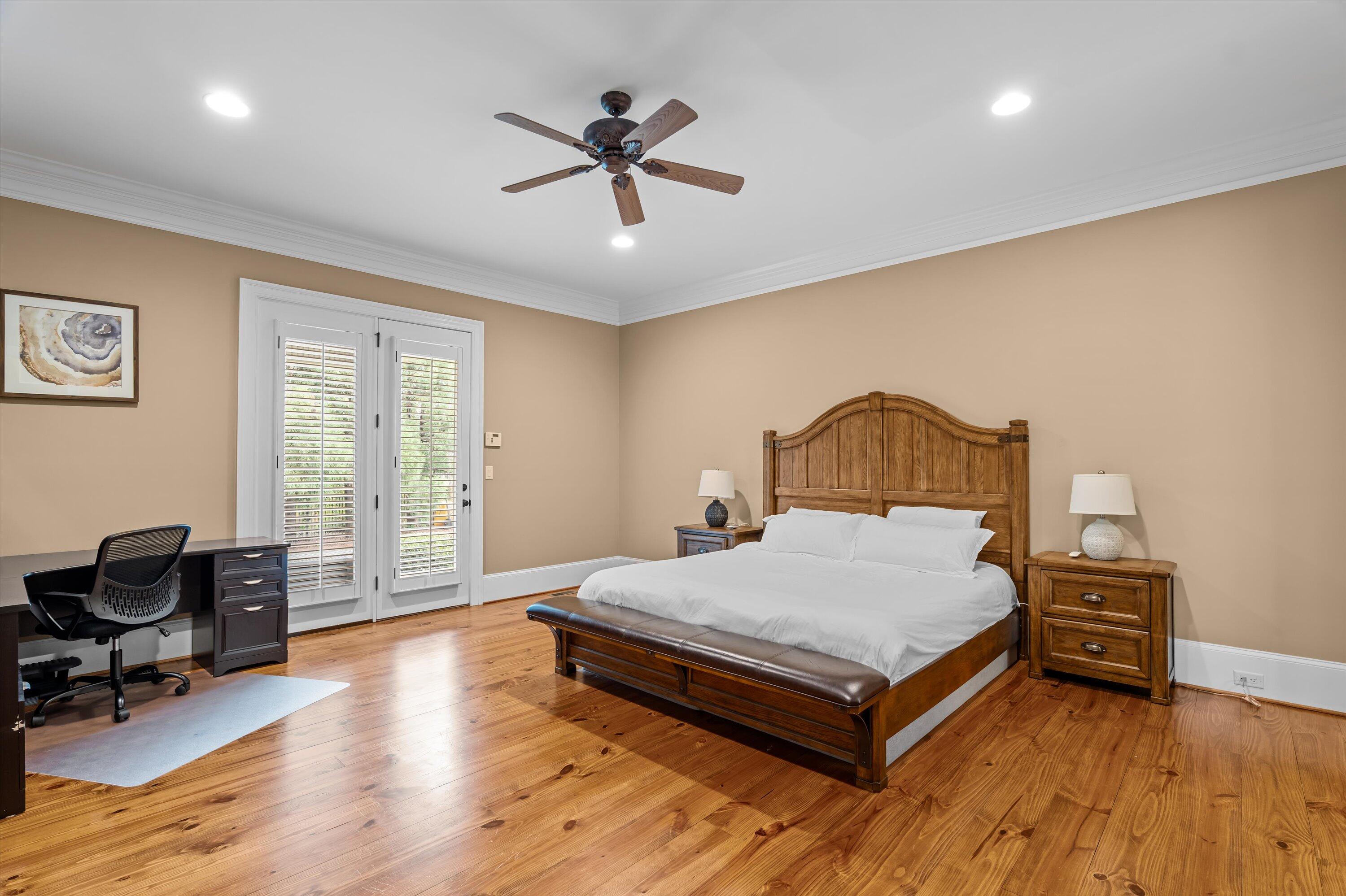 1013 Emerald Place