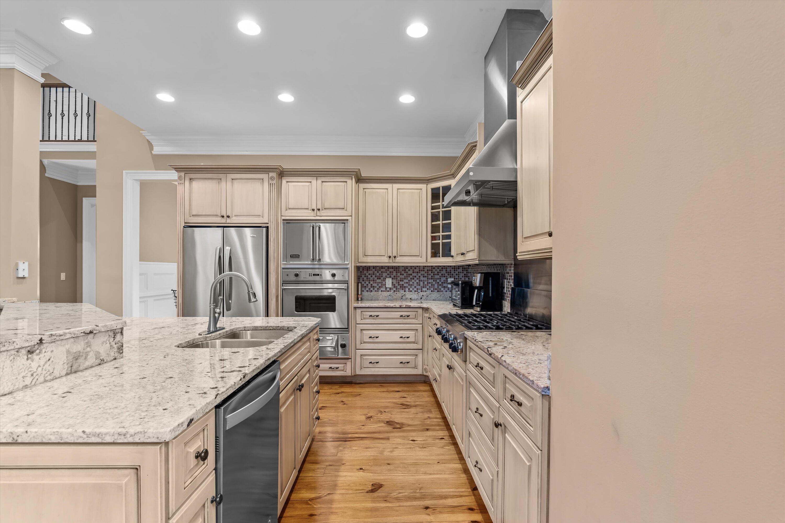 1013 Emerald Place