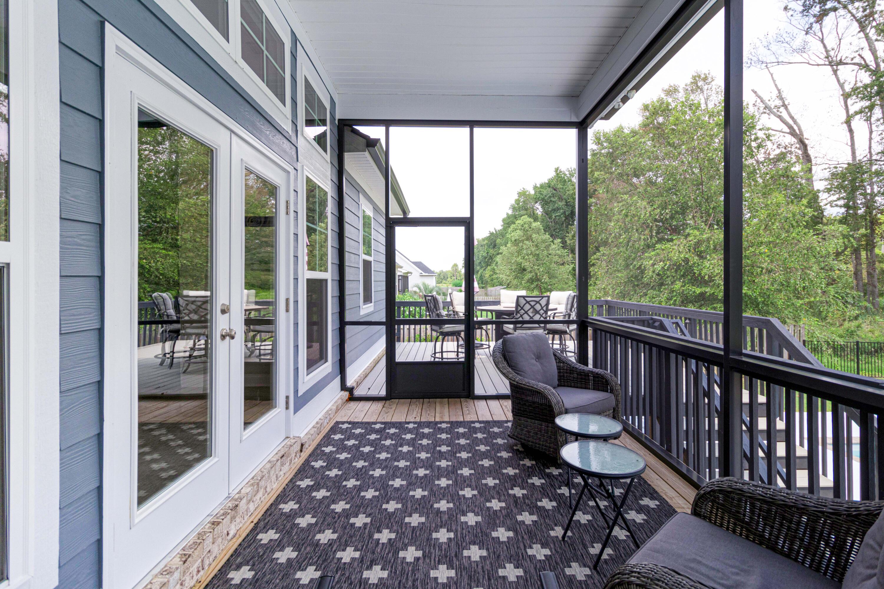 555 Rivernorth Dr.