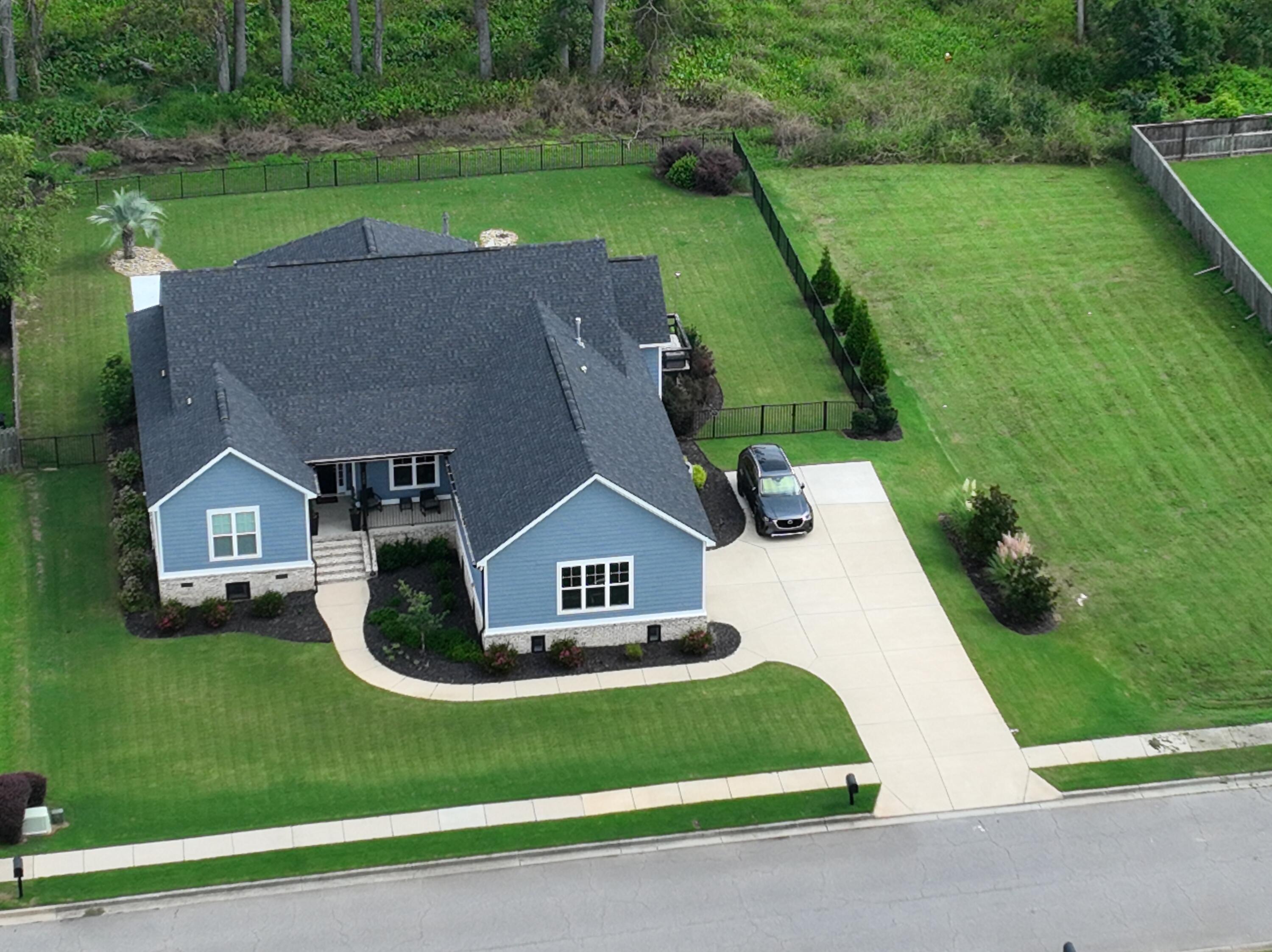 555 Rivernorth Dr.