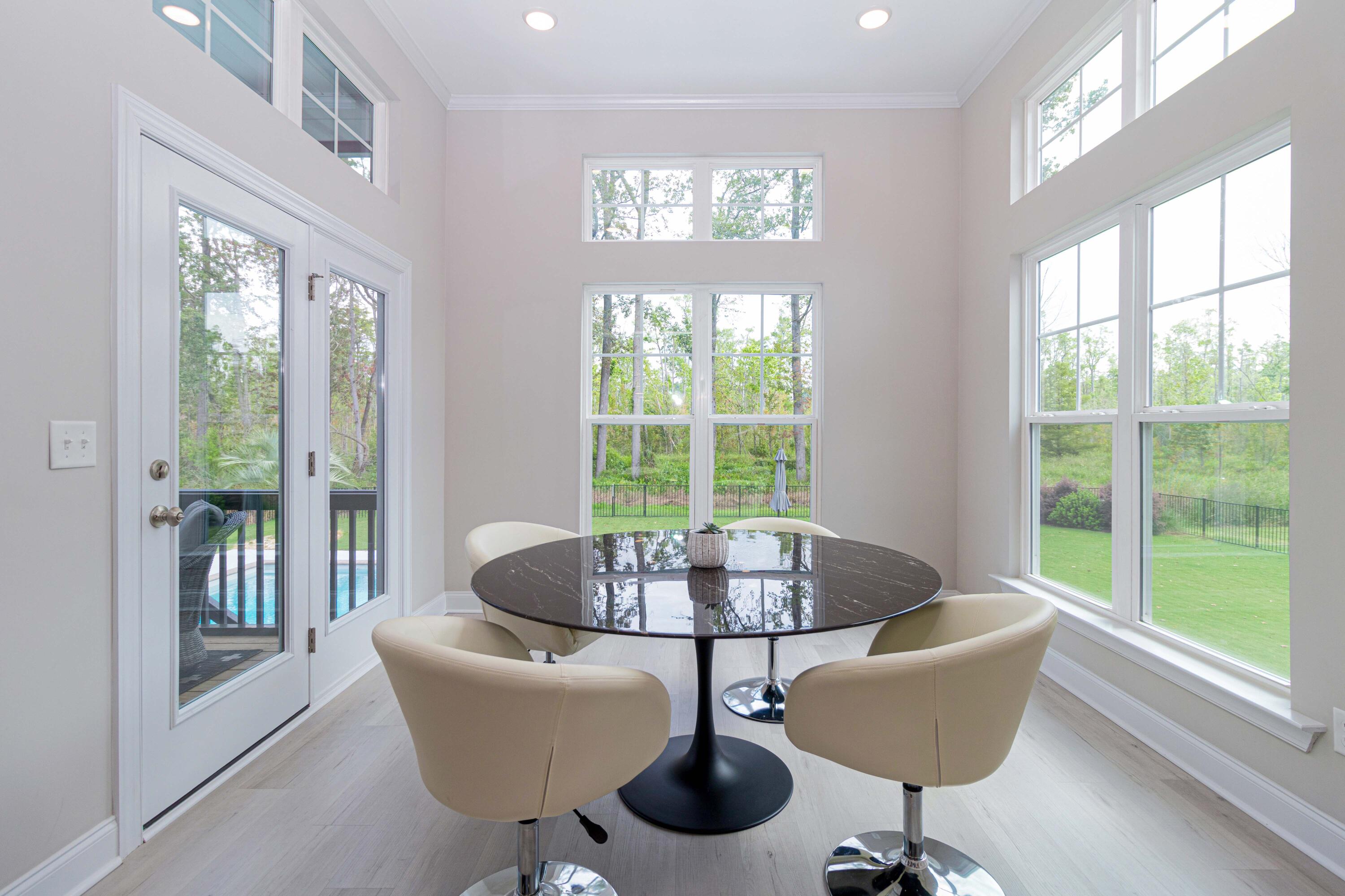 555 Rivernorth Dr.