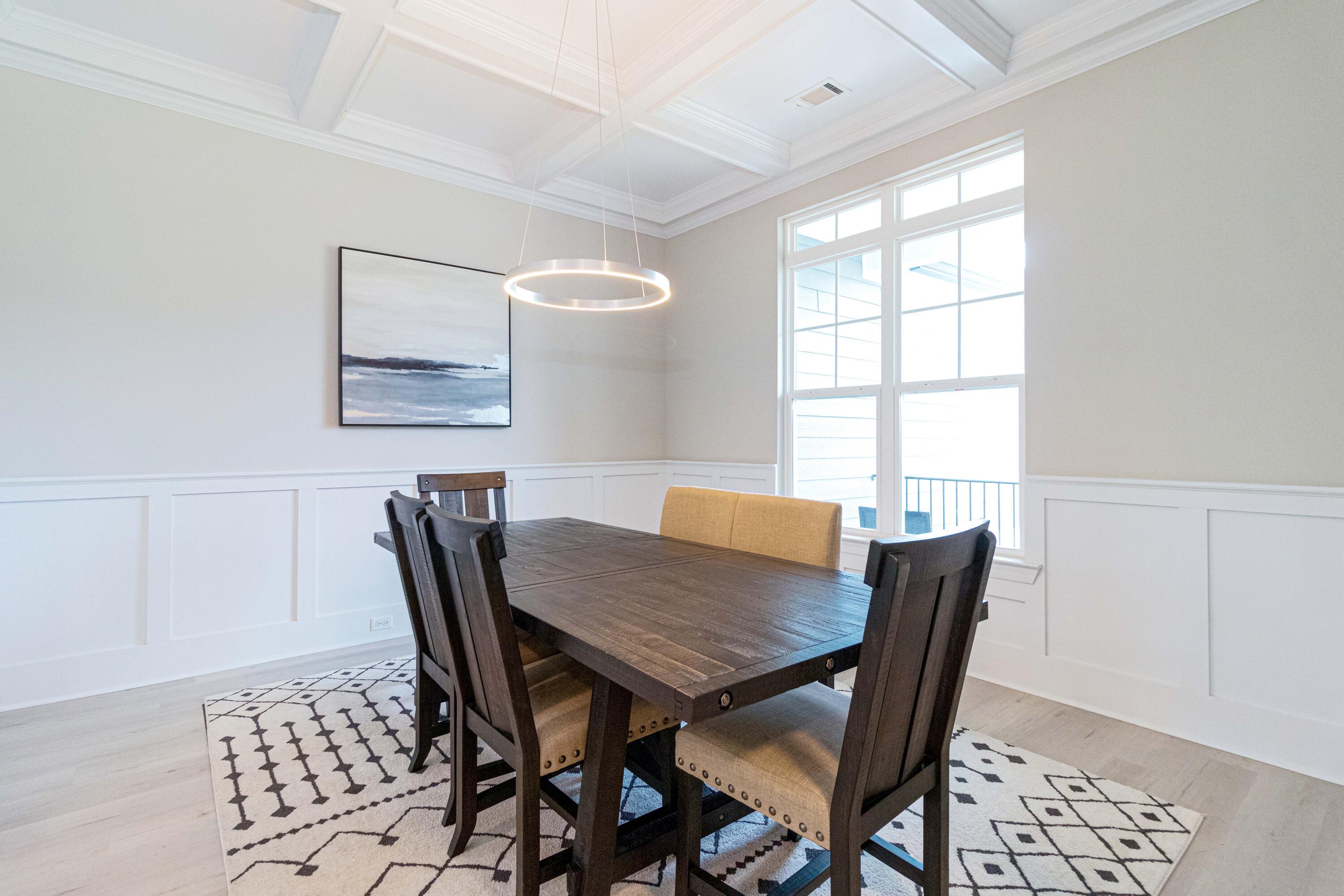 555 Rivernorth Dr.