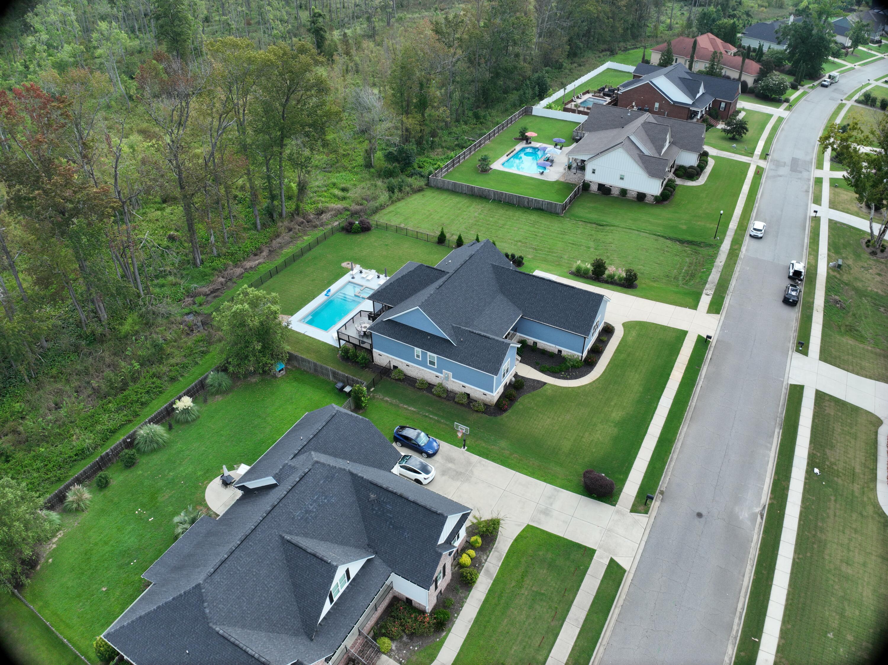 555 Rivernorth Dr.