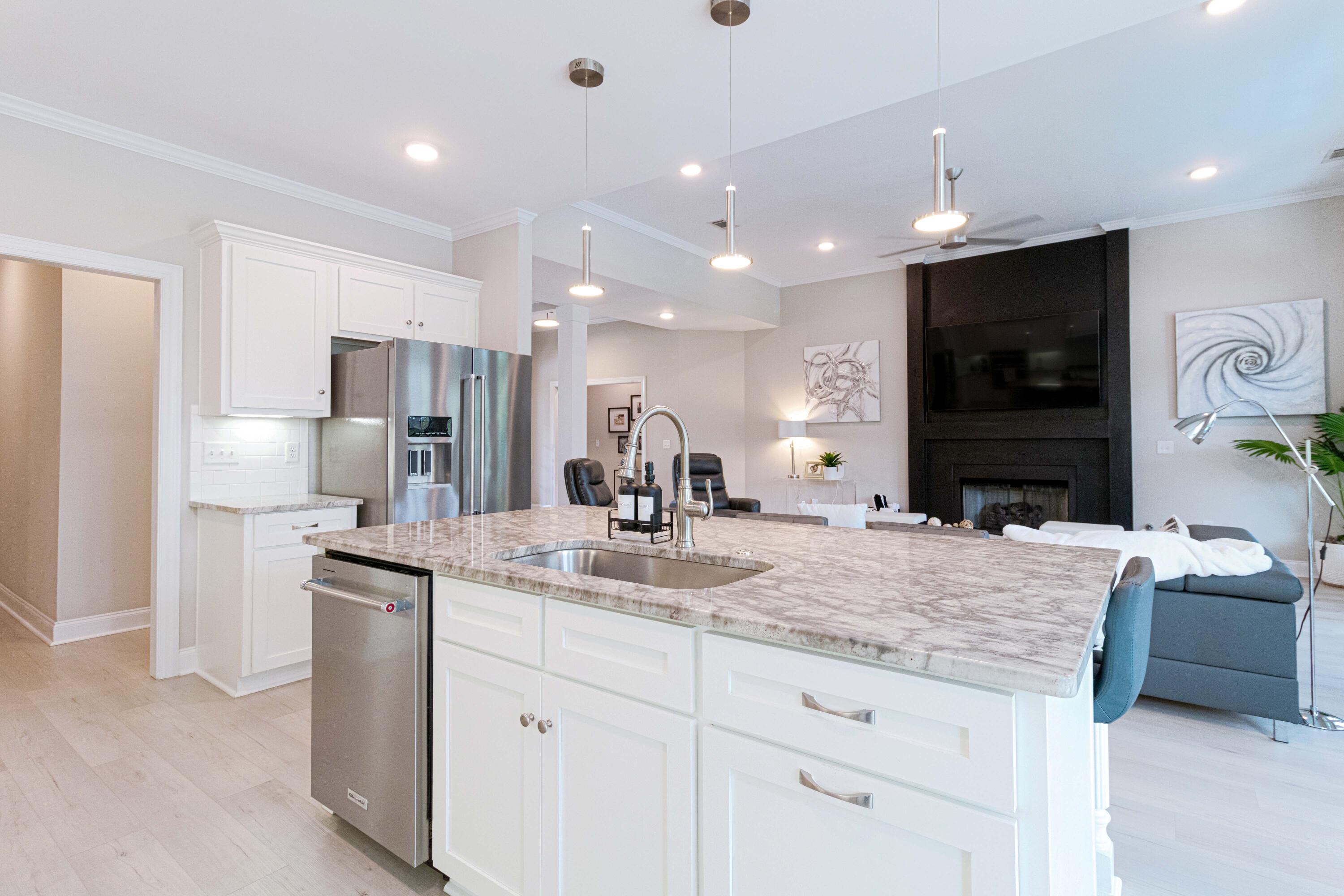 555 Rivernorth Dr.