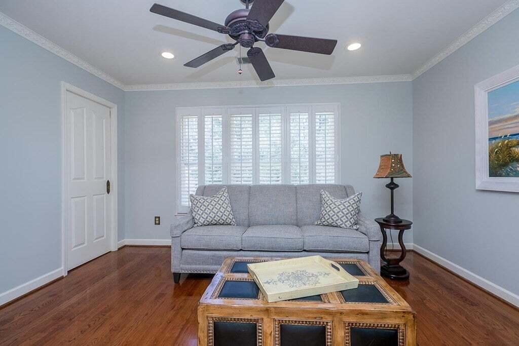 3644 Point Comfort Landing