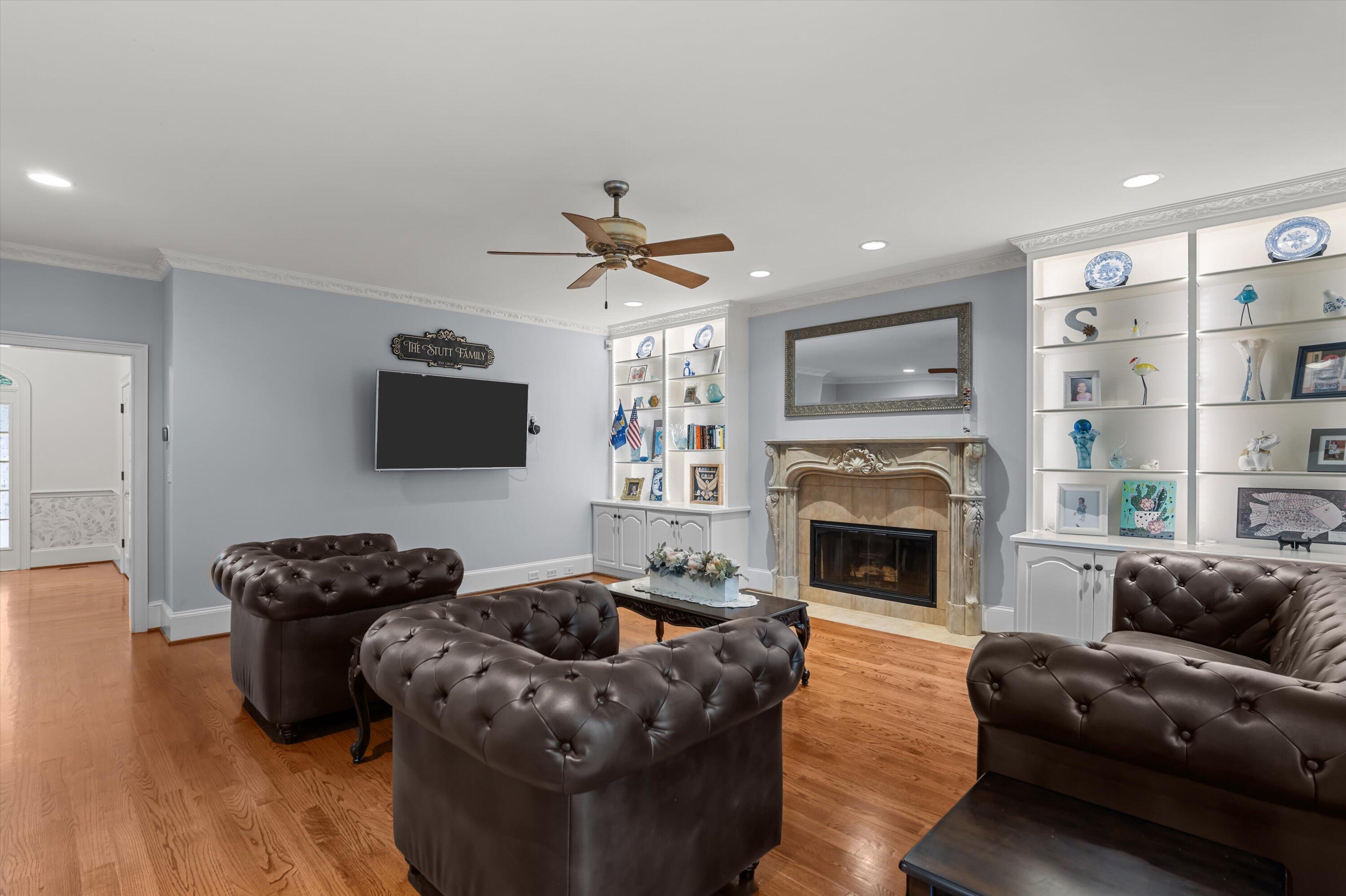 3644 Point Comfort Landing