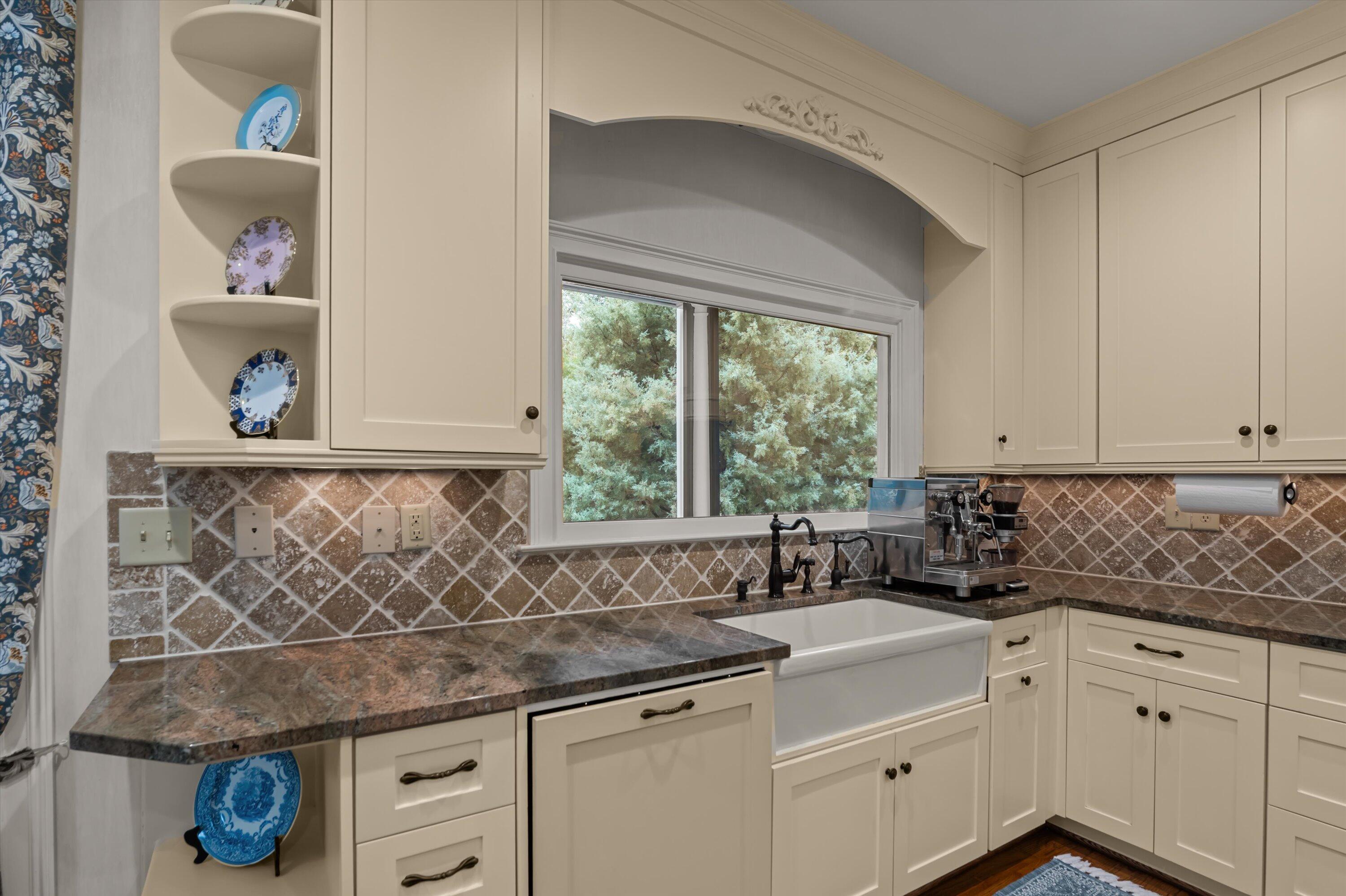 3644 Point Comfort Landing