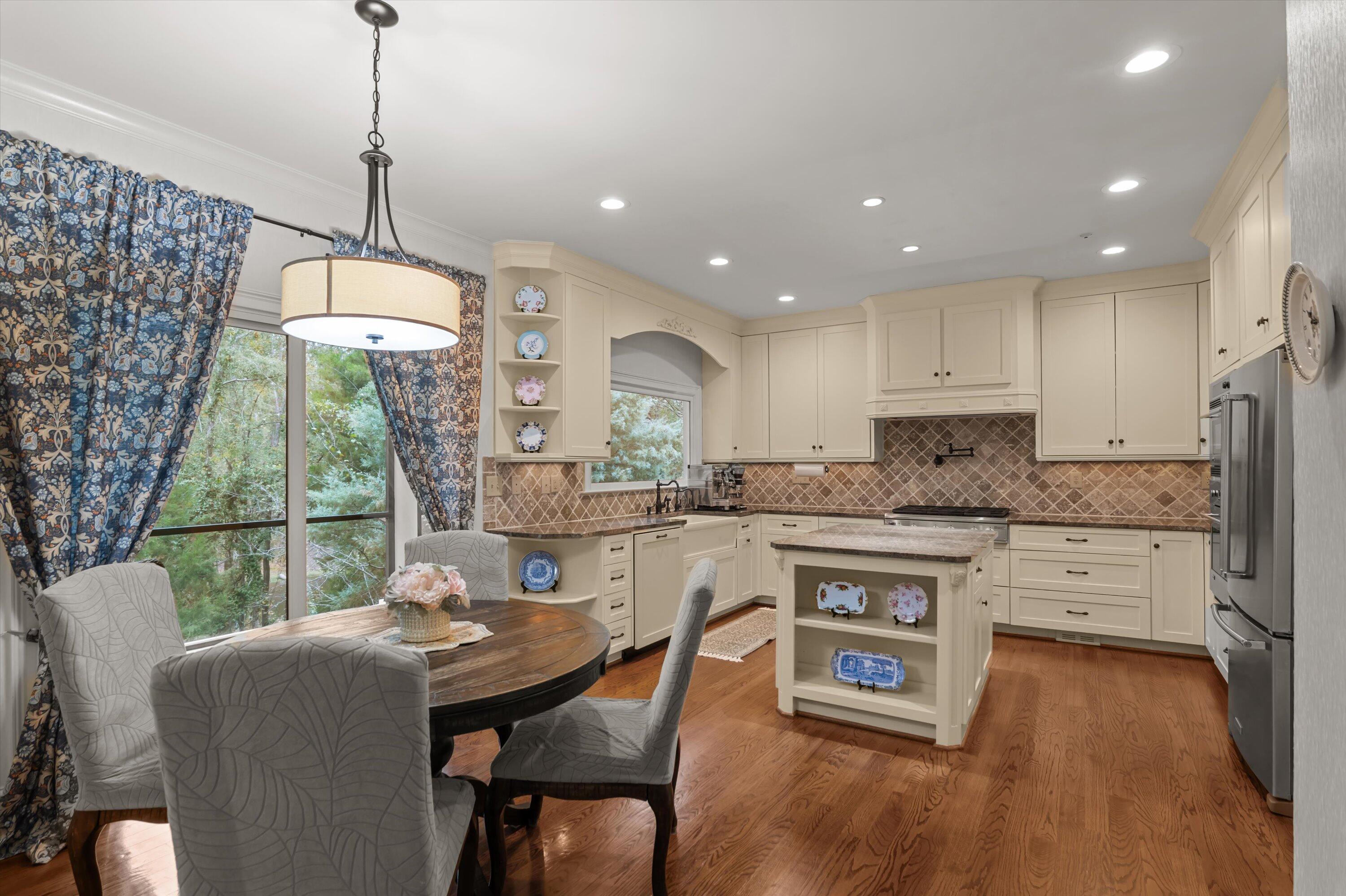 3644 Point Comfort Landing