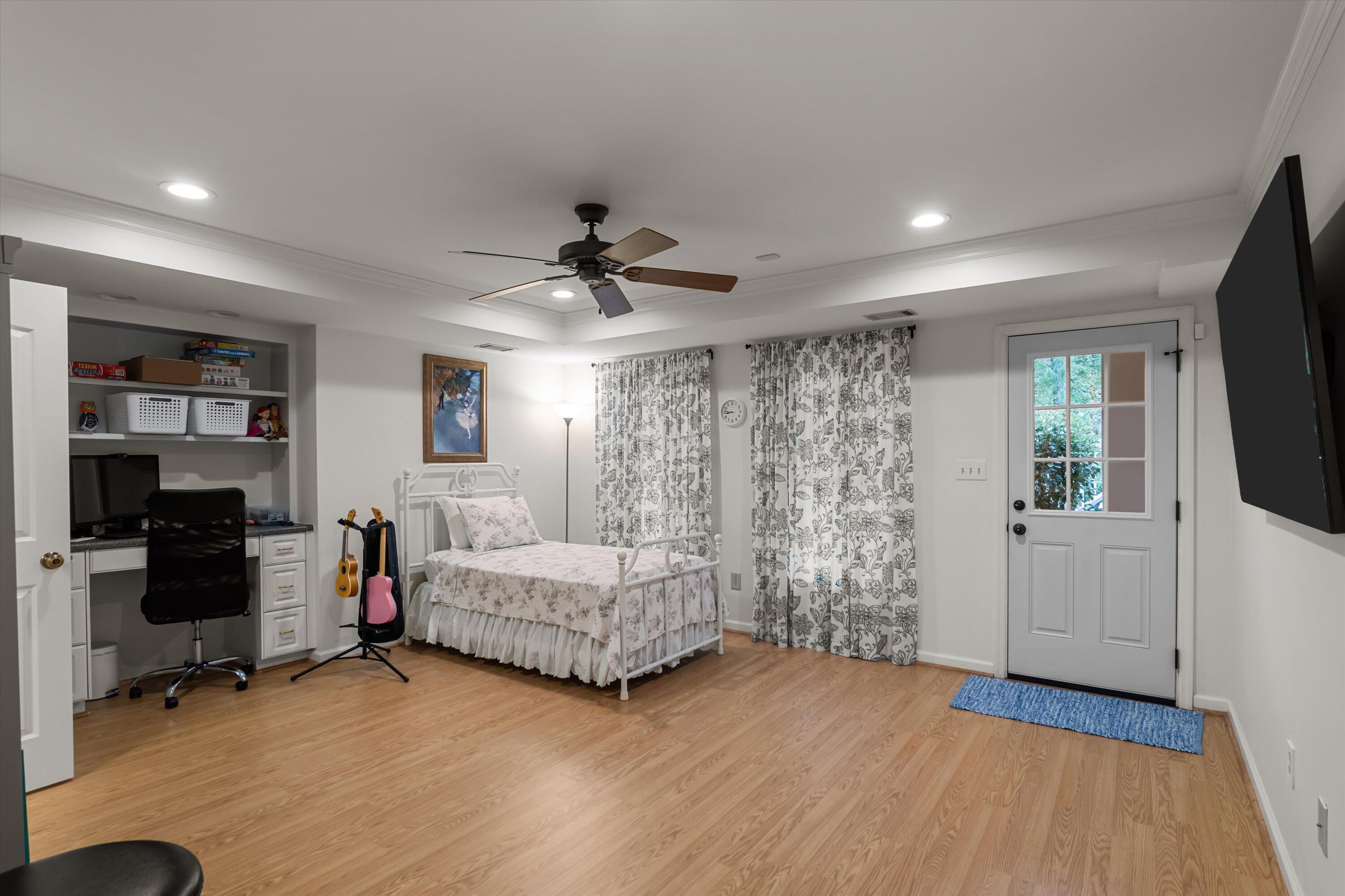 3644 Point Comfort Landing