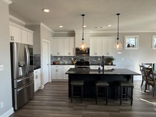 938 Walker Point Drive Drive