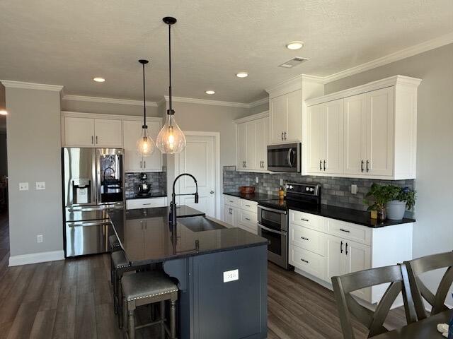 938 Walker Point Drive Drive