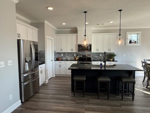 938 Walker Point Drive Drive