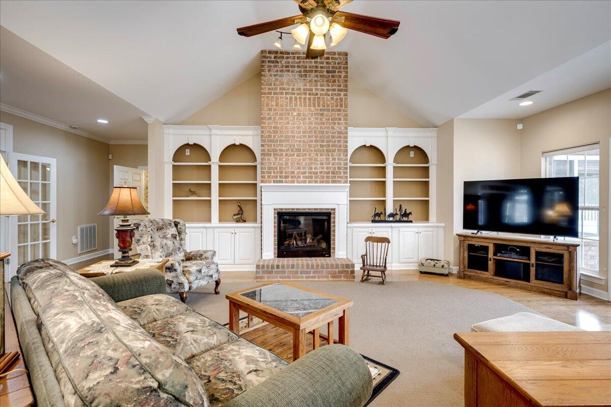 492 Cedric Way
