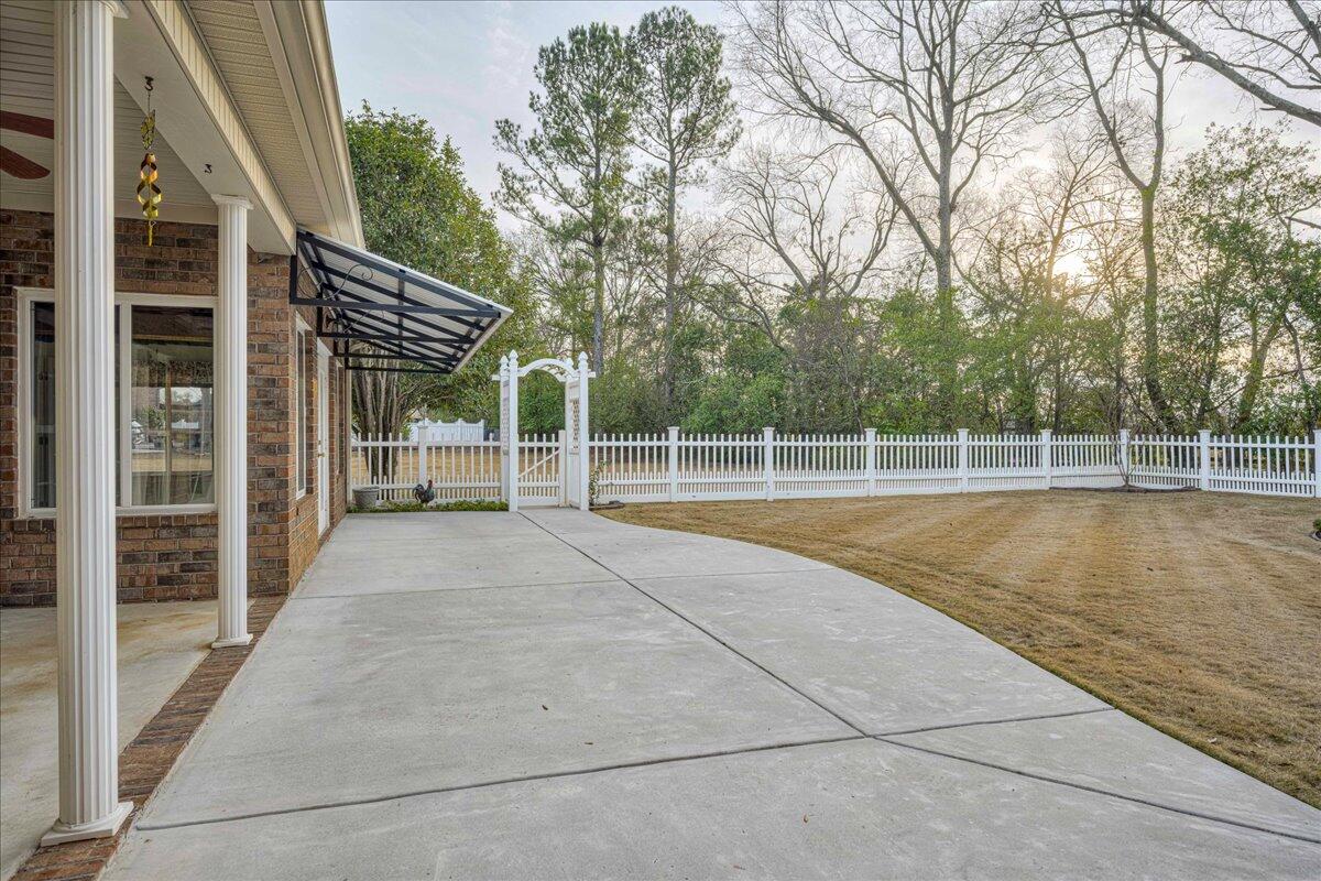 492 Cedric Way
