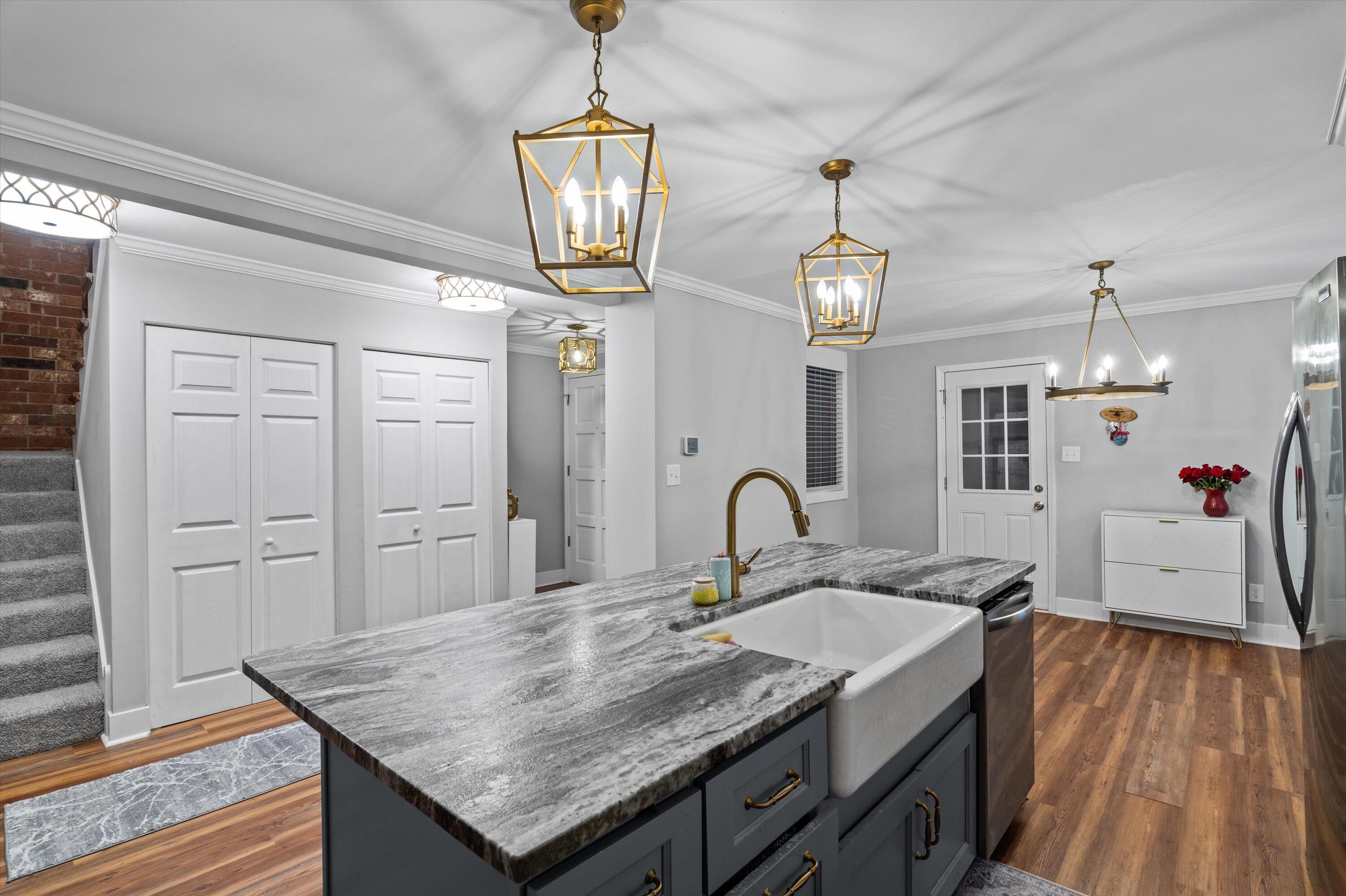 3527 Gleneagles Drive