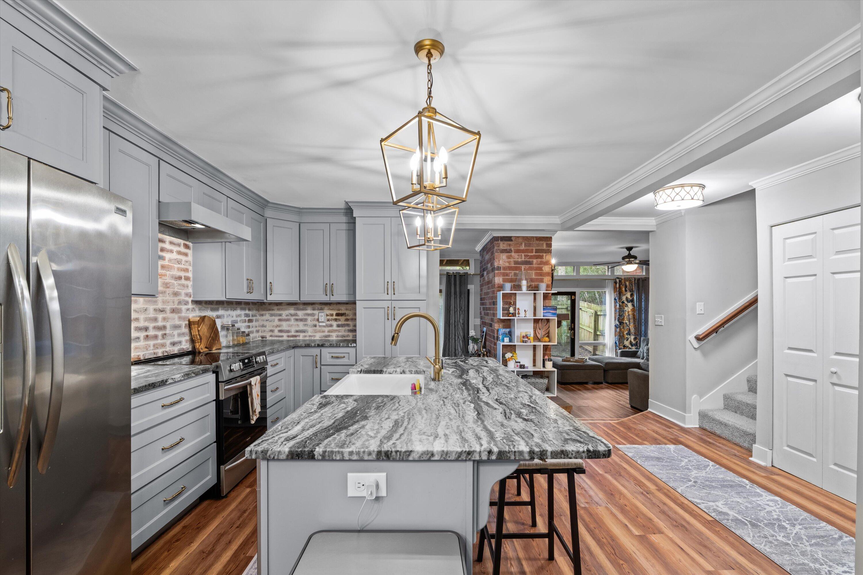 3527 Gleneagles Drive