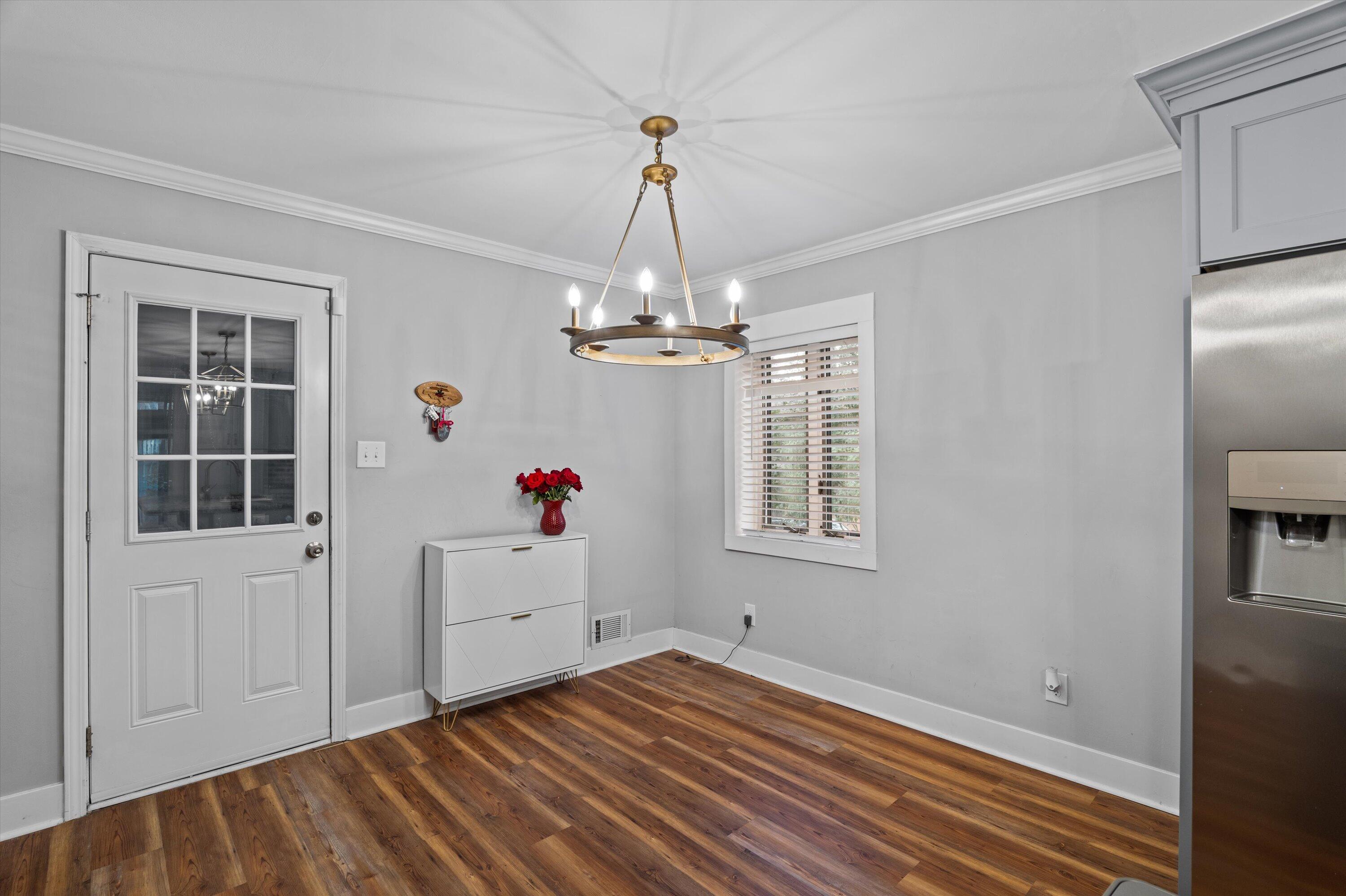 3527 Gleneagles Drive