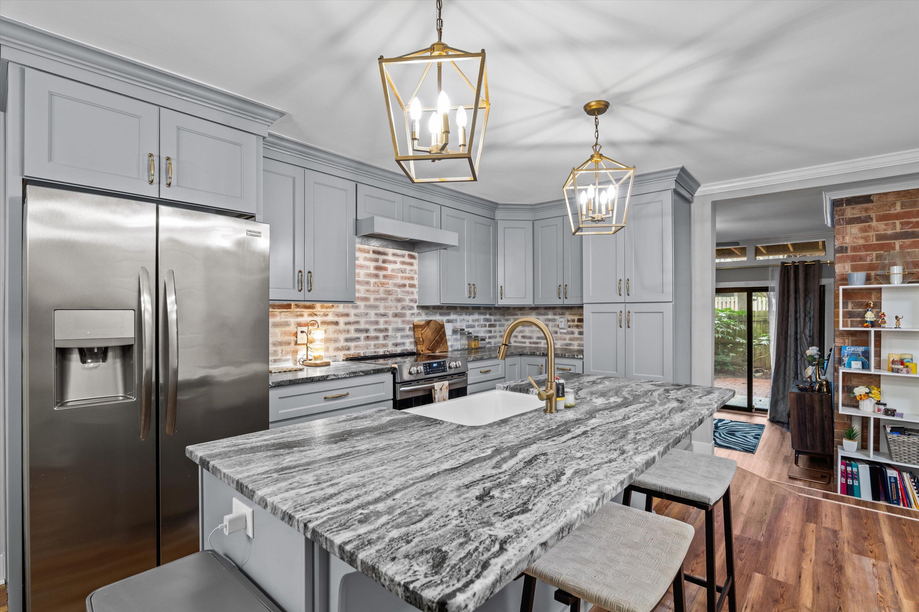 3527 Gleneagles Drive