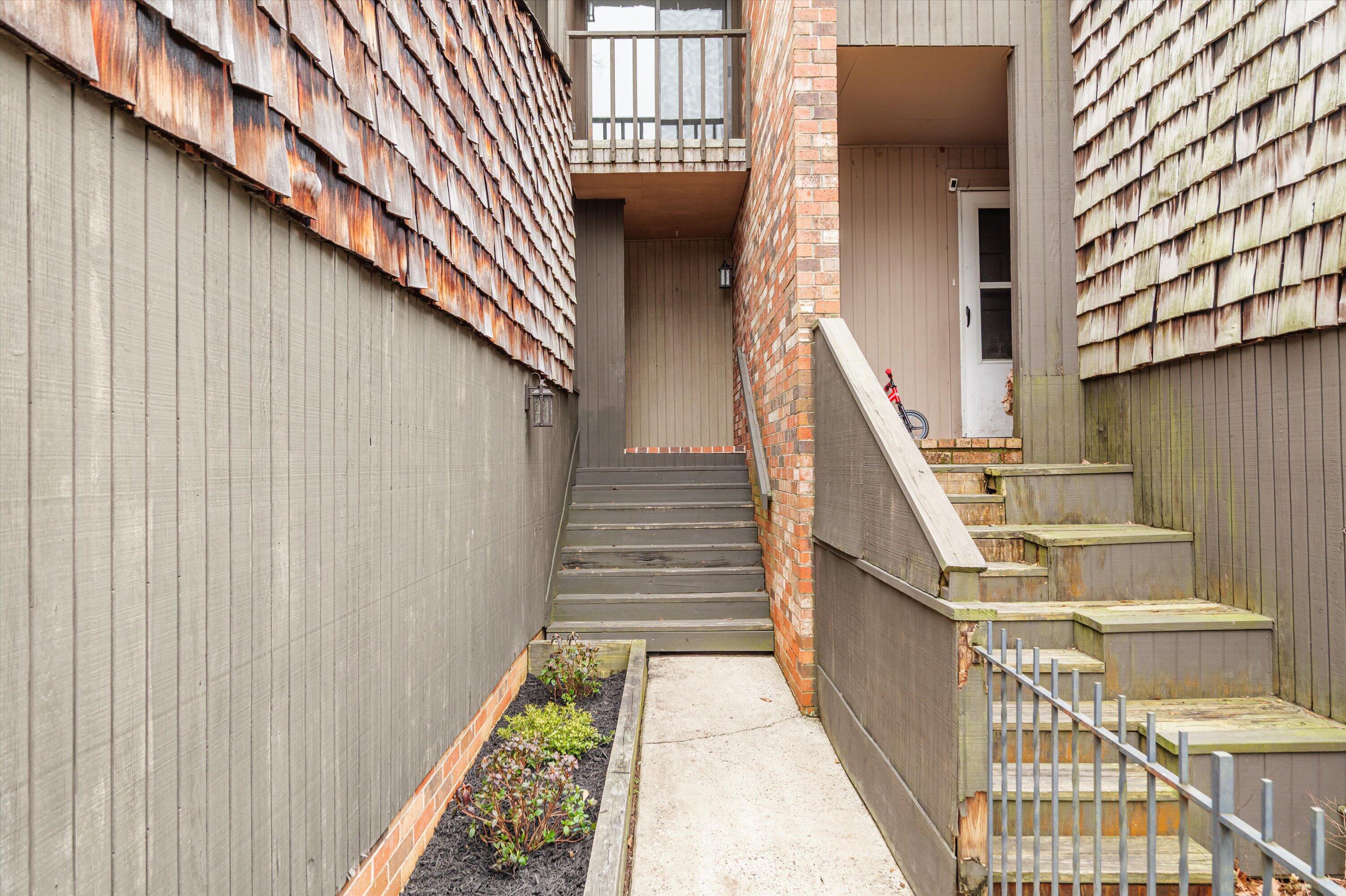 3527 Gleneagles Drive