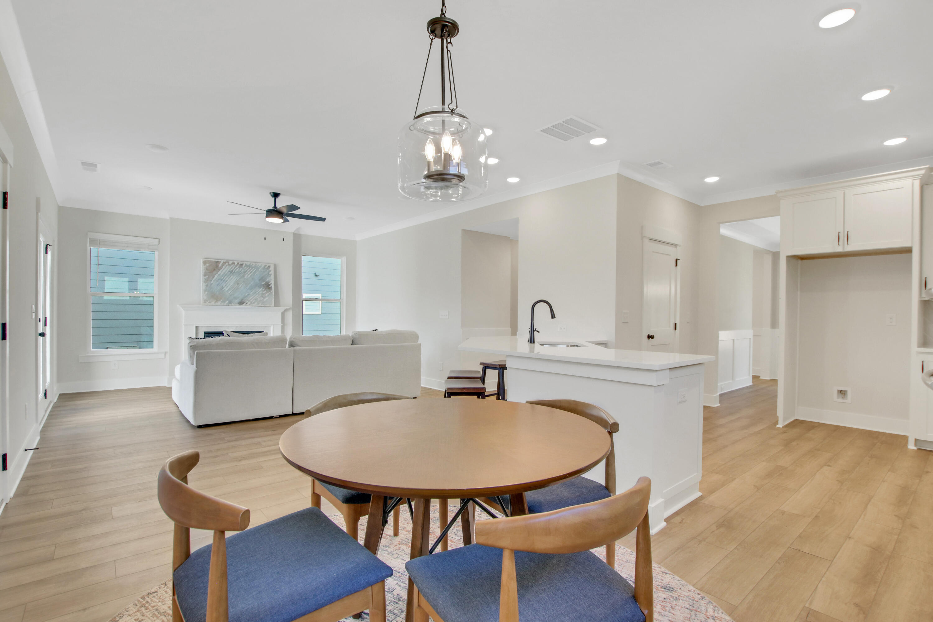 371 Pascalis Place 2004 2004