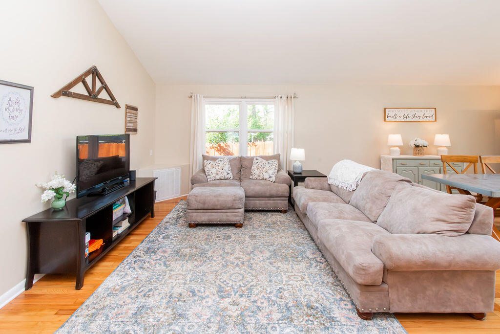 3923 Marsella Avenue