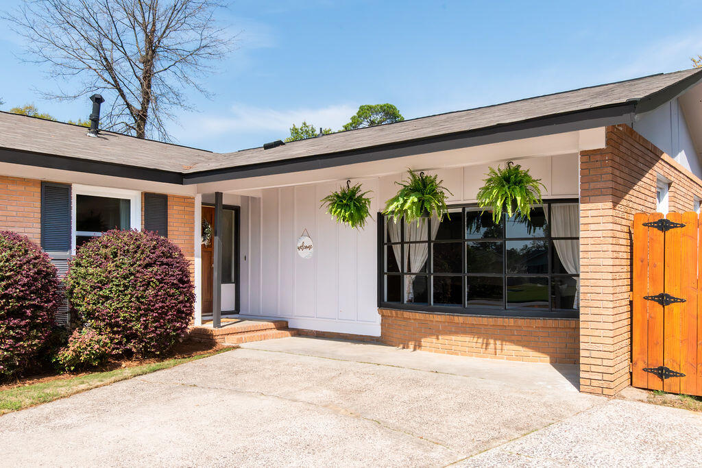 3923 Marsella Avenue