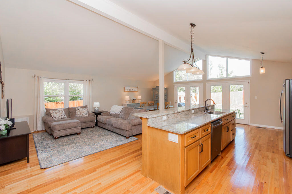 3923 Marsella Avenue