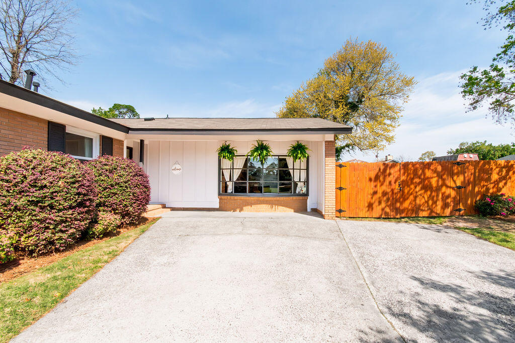 3923 Marsella Avenue