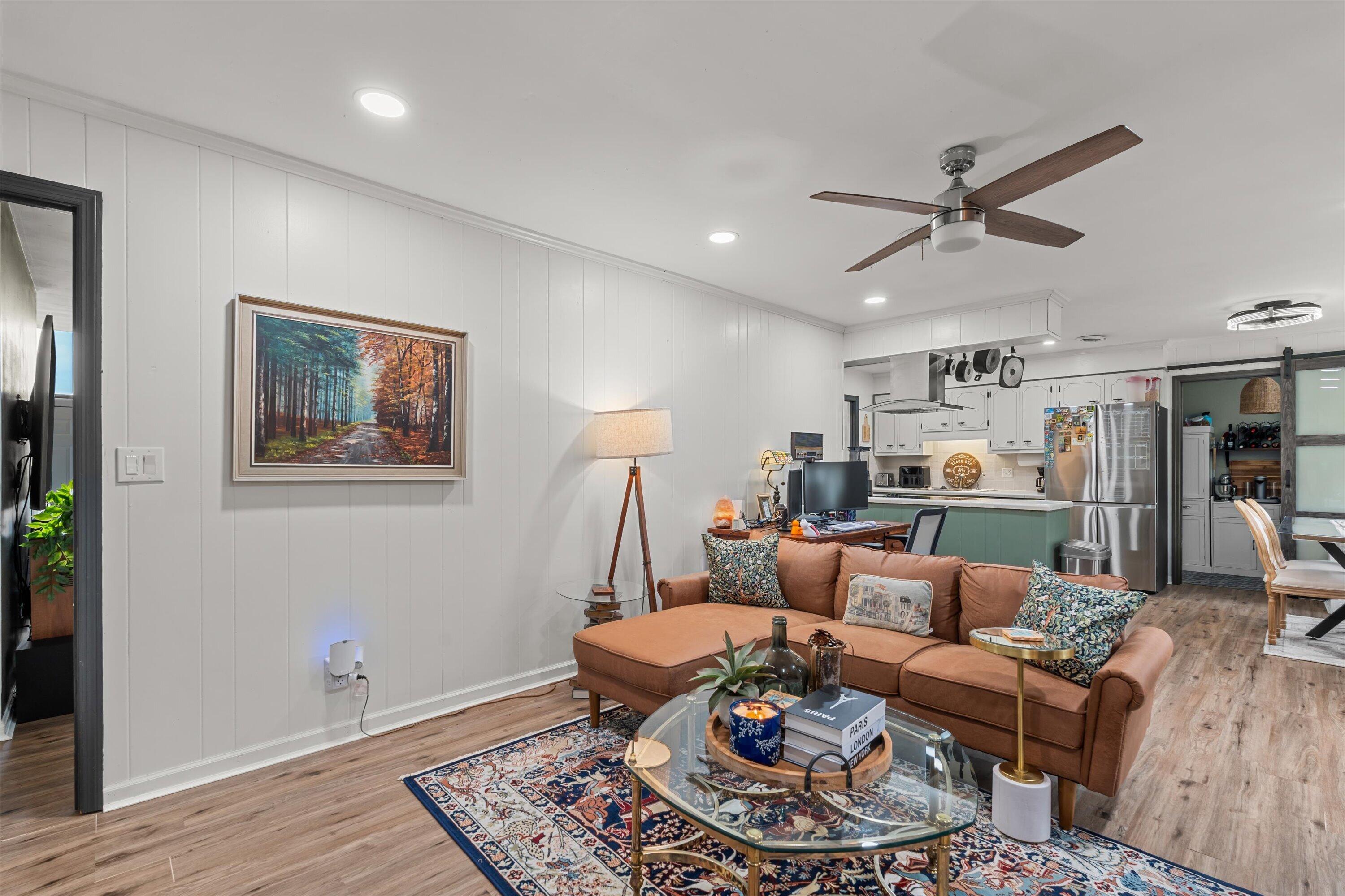 2518 E Springwood Court