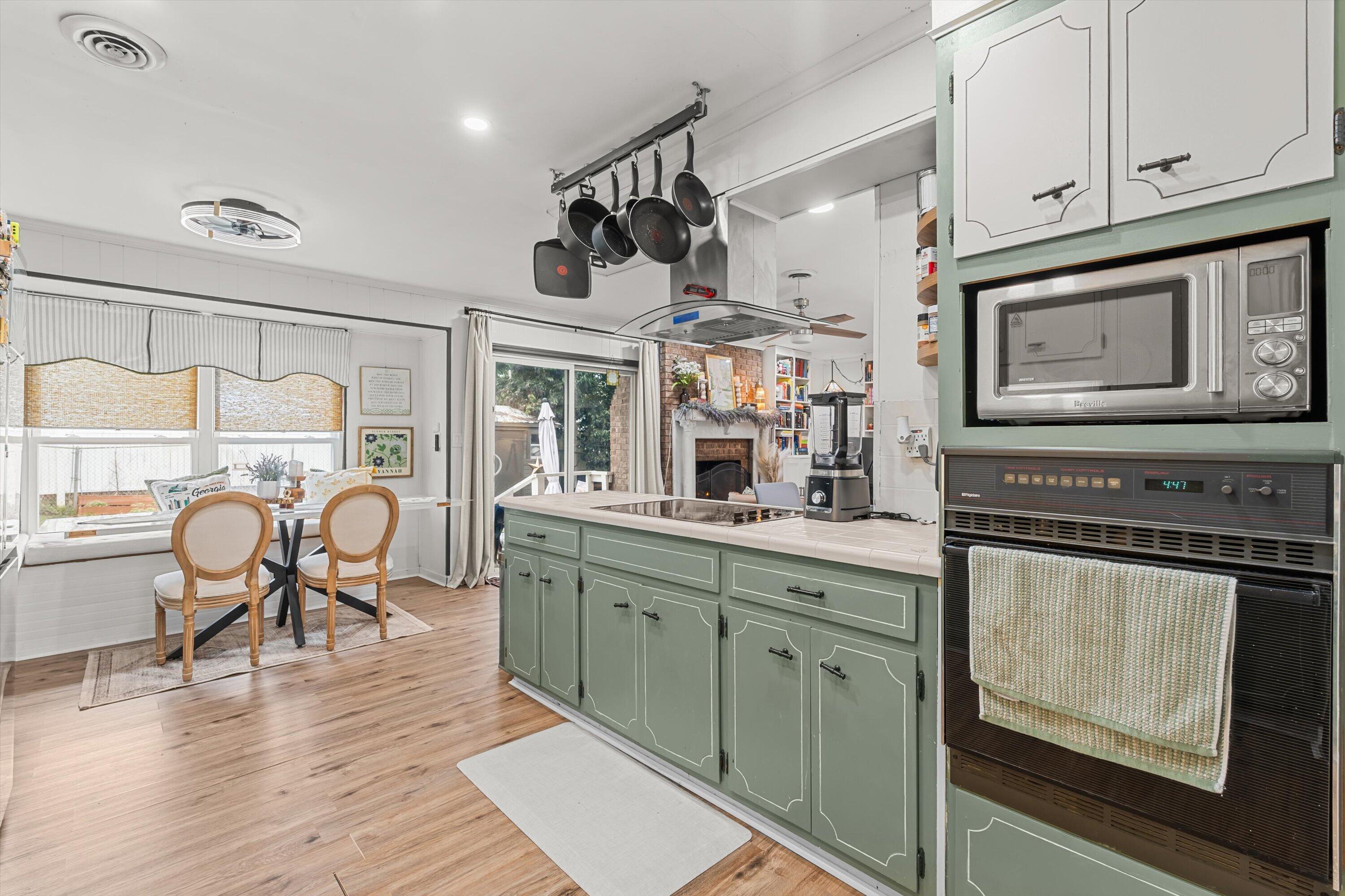 2518 E Springwood Court