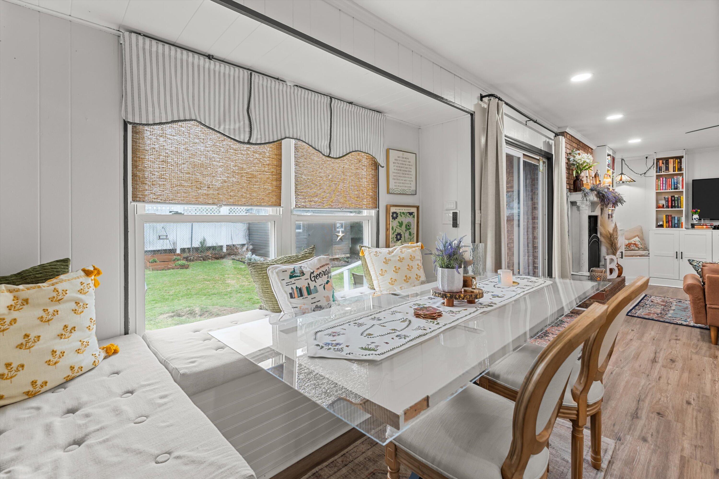 2518 E Springwood Court