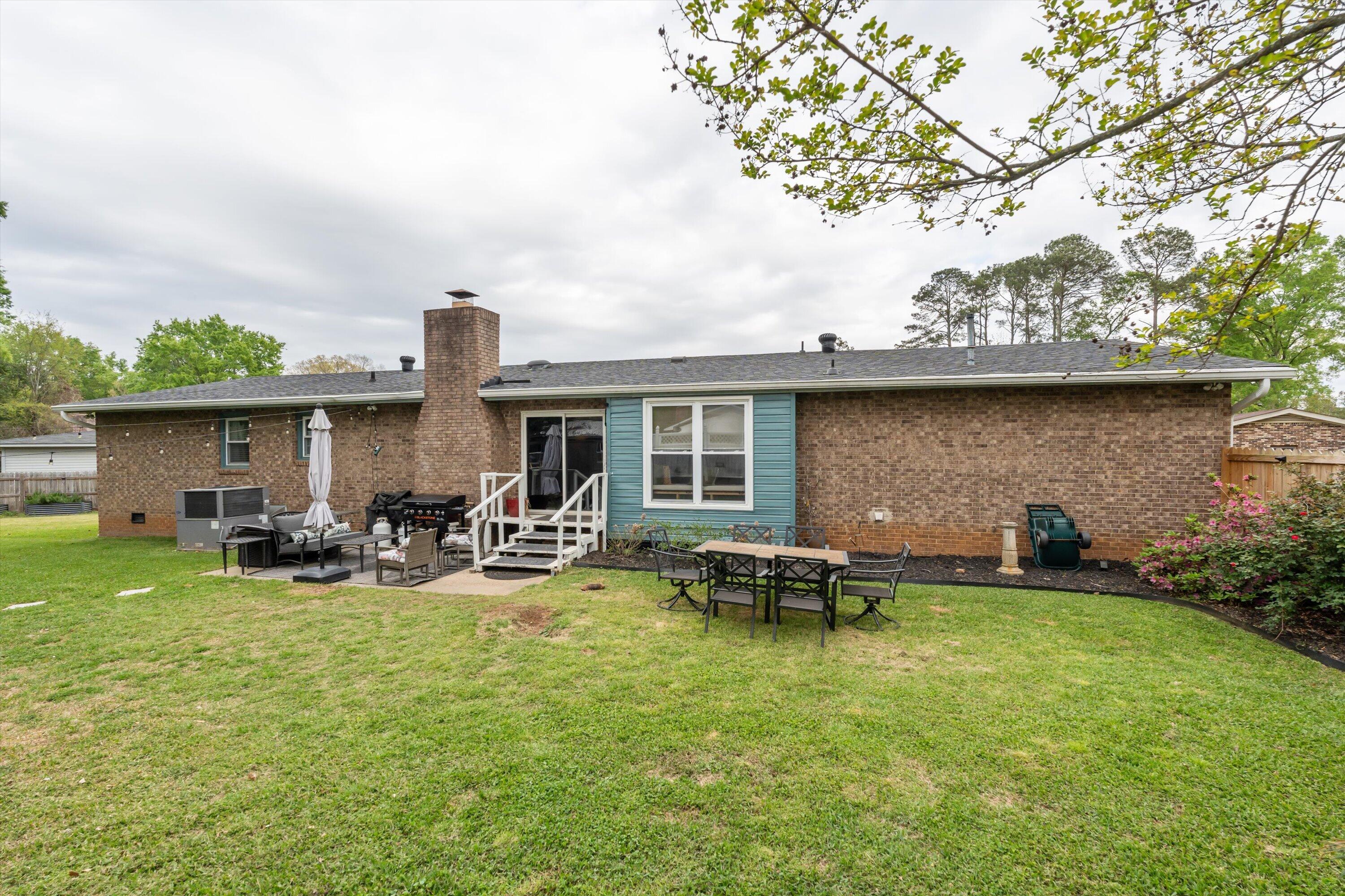 2518 E Springwood Court