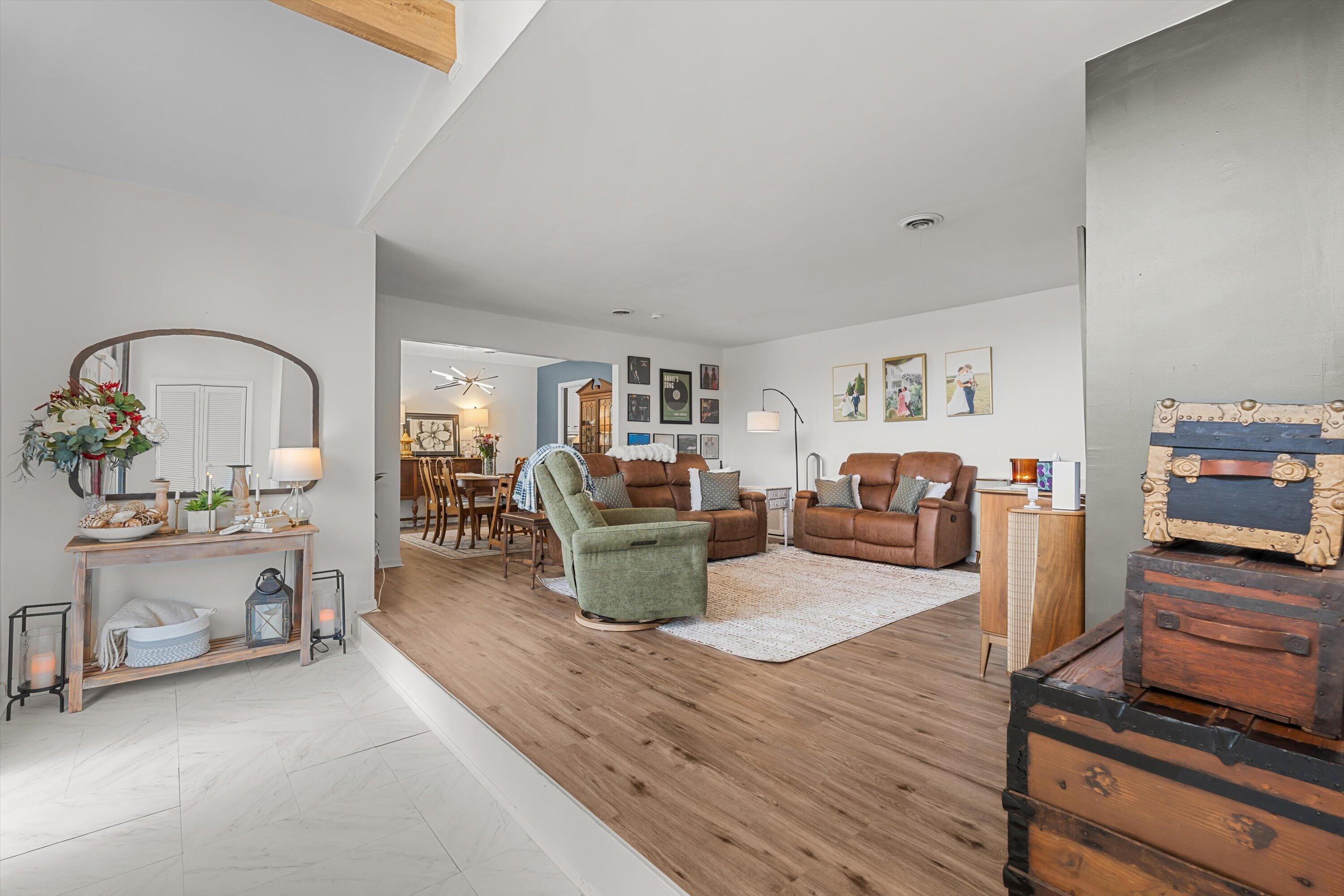 2518 E Springwood Court