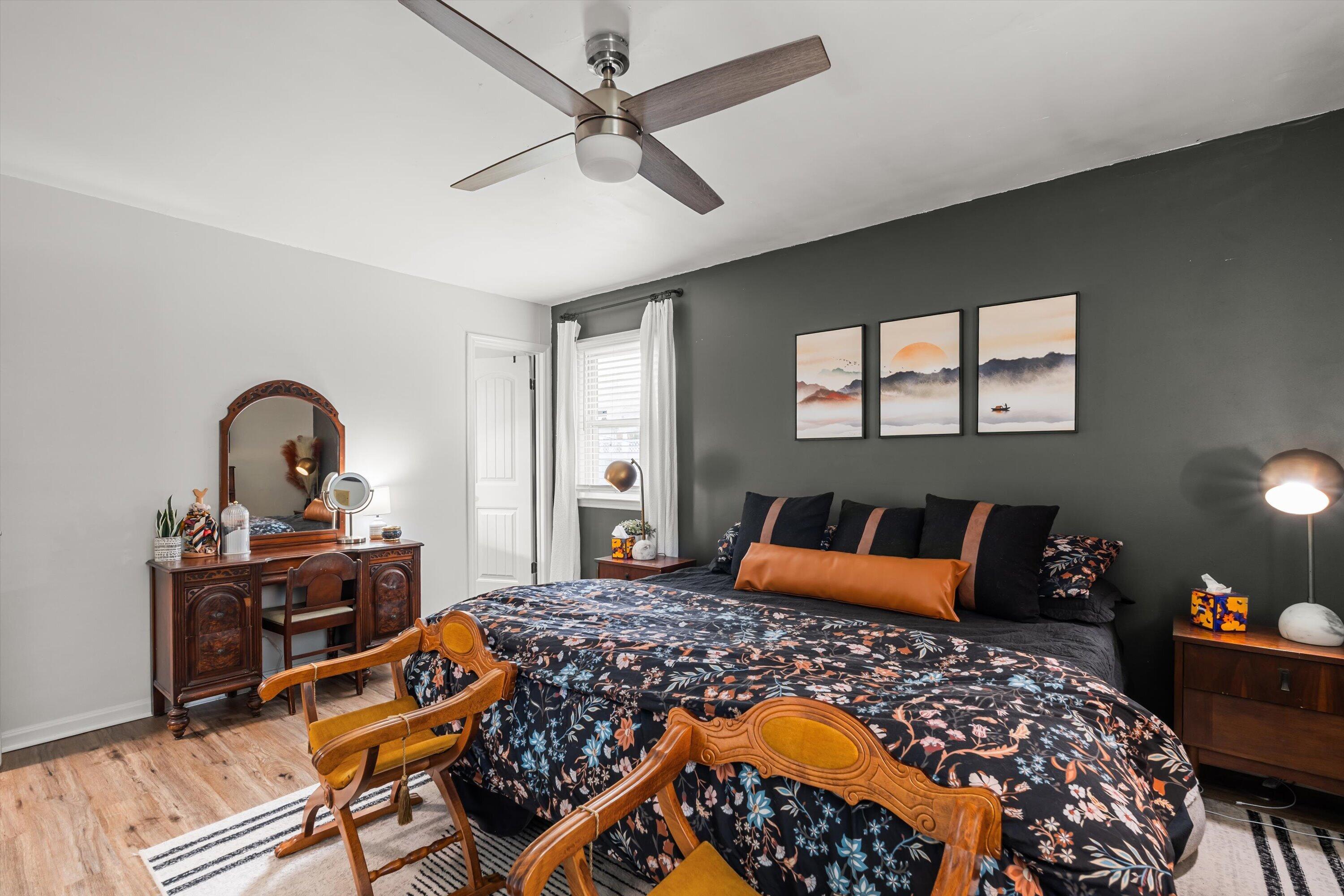 2518 E Springwood Court