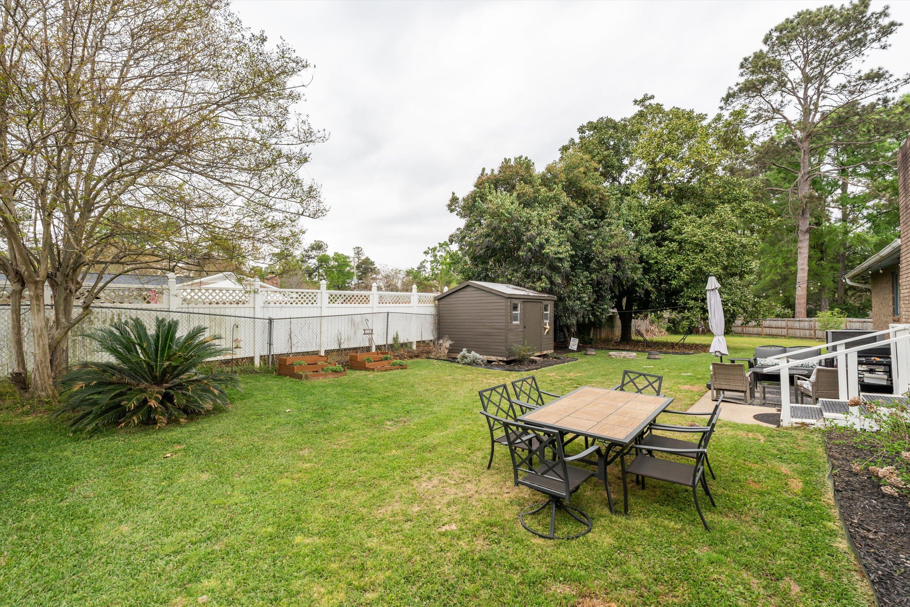 2518 E Springwood Court