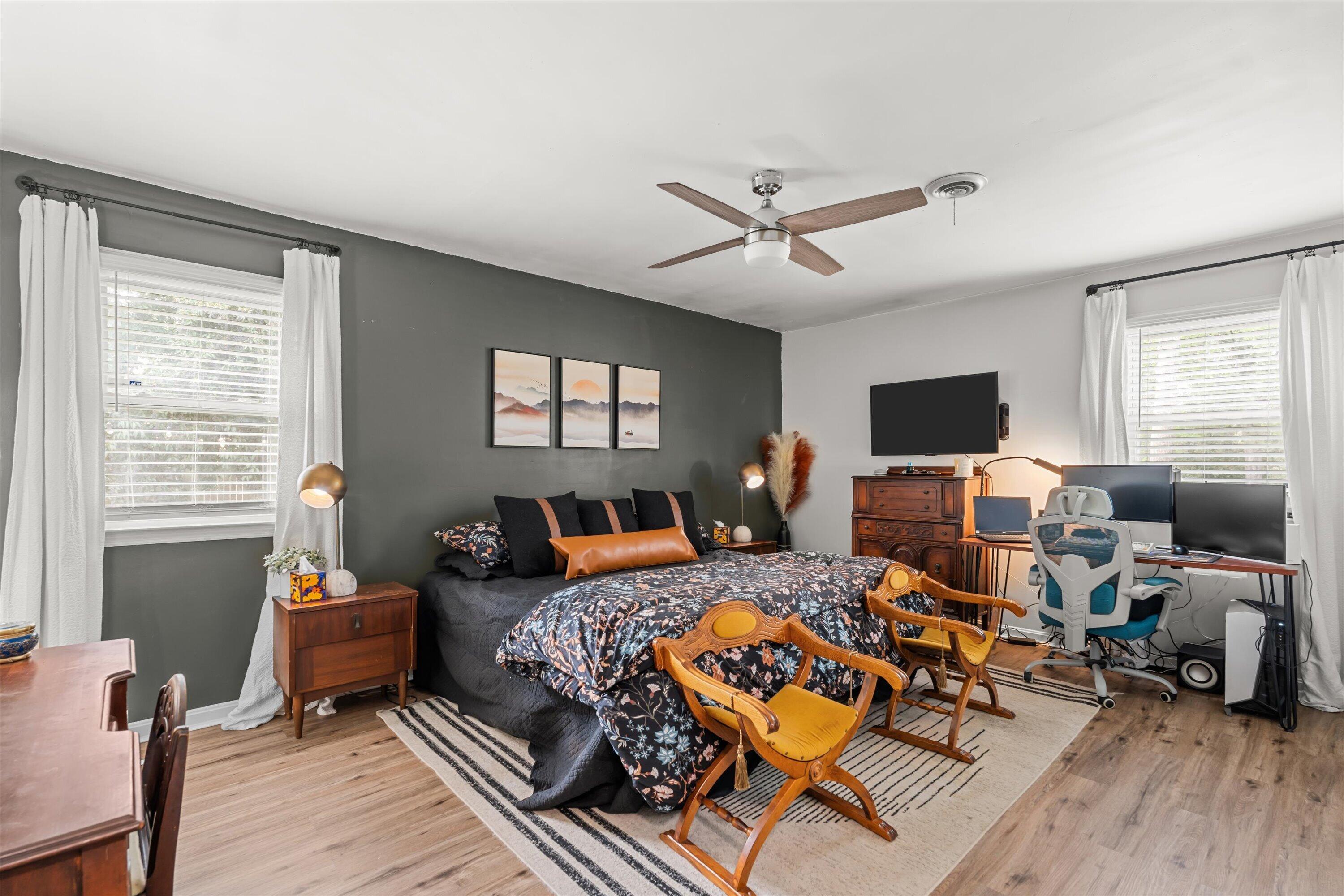 2518 E Springwood Court