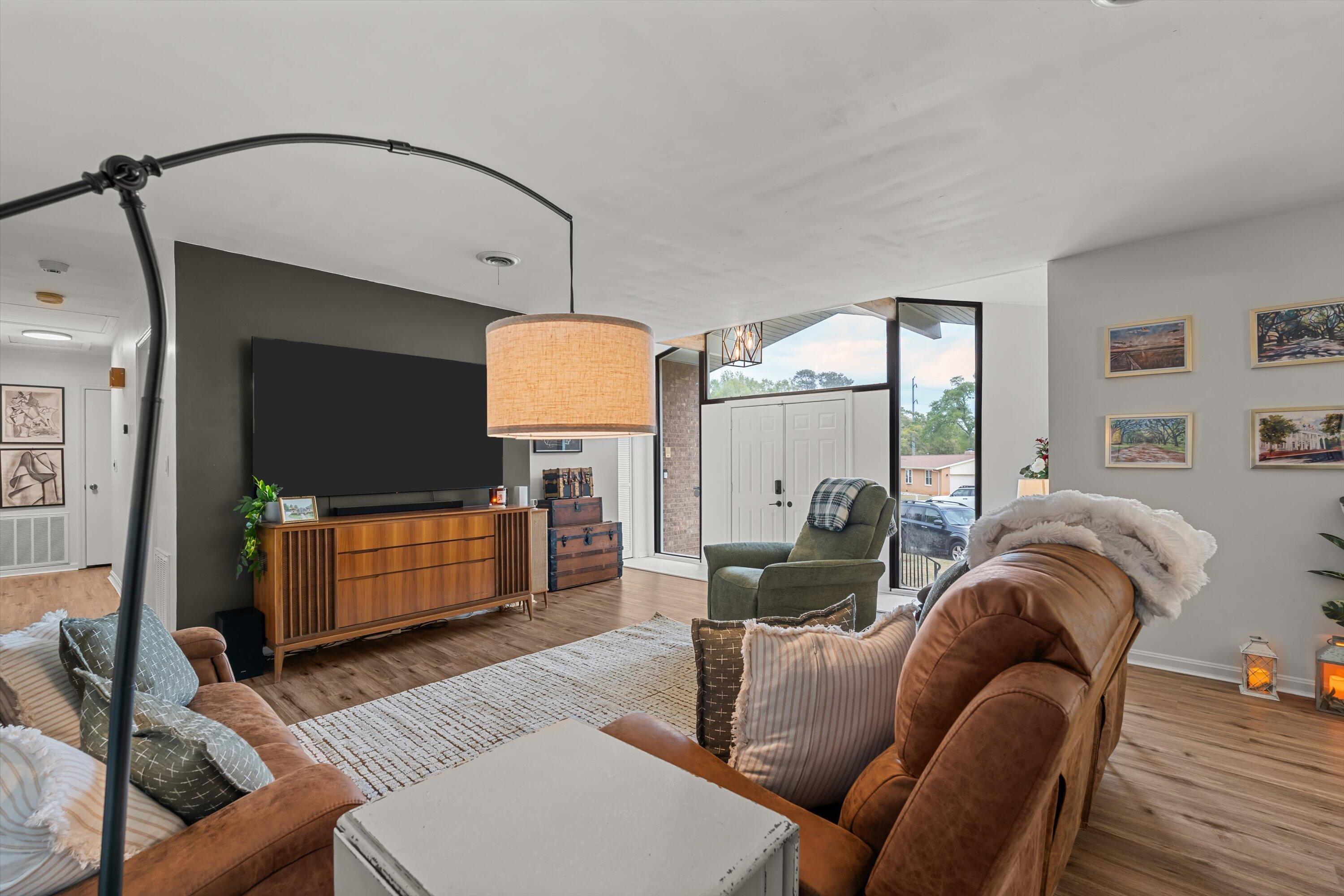 2518 E Springwood Court