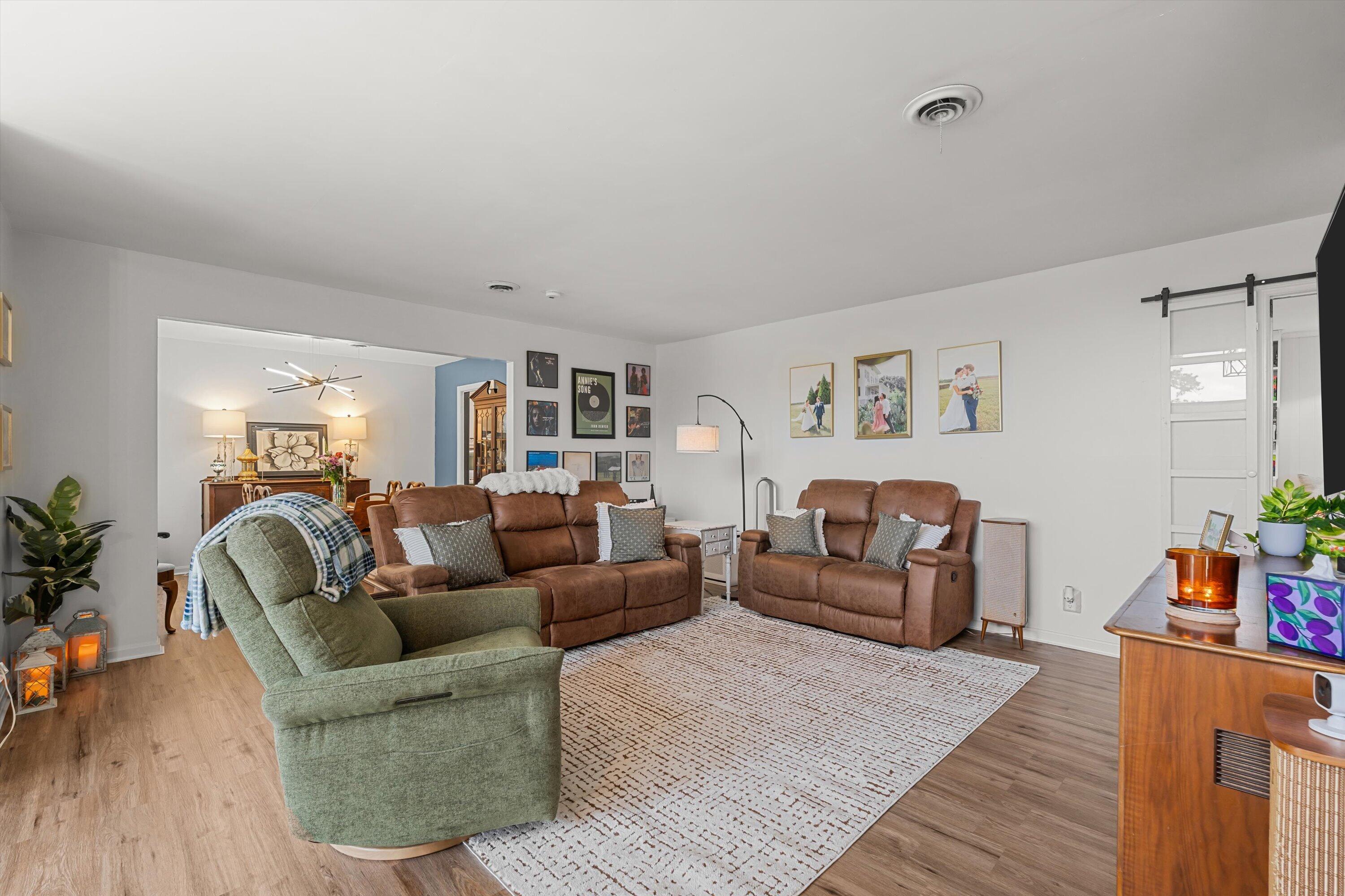 2518 E Springwood Court