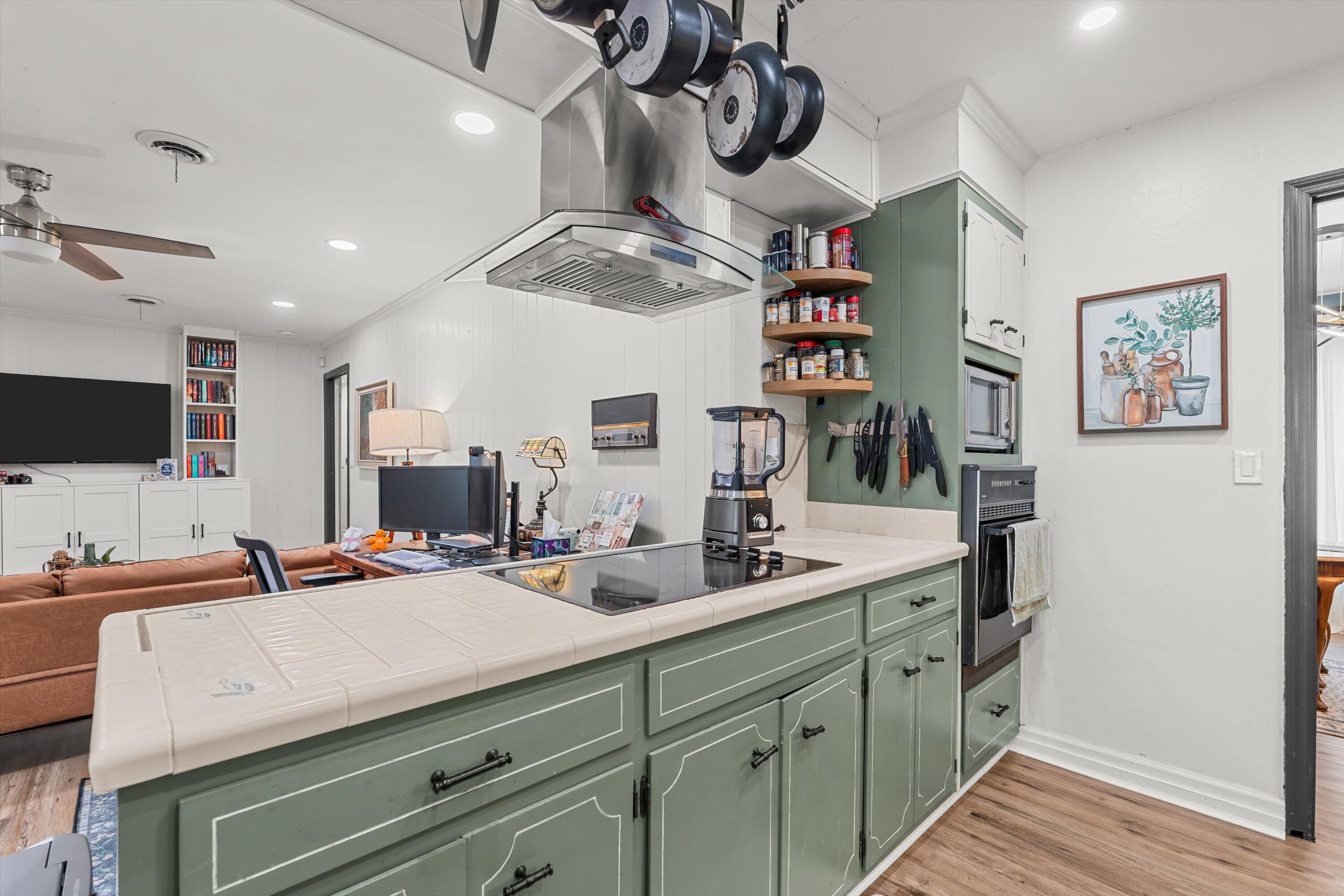 2518 E Springwood Court