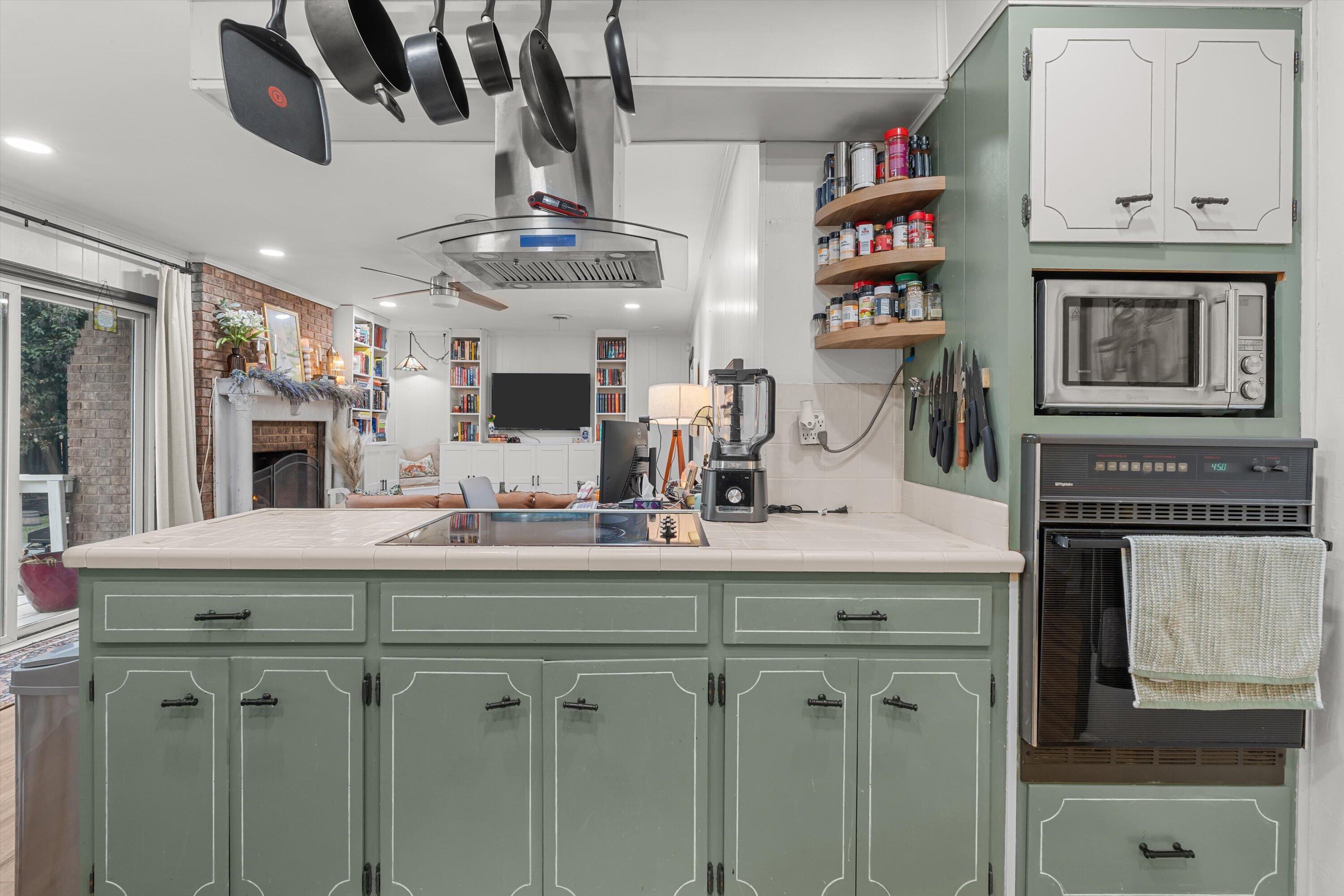 2518 E Springwood Court