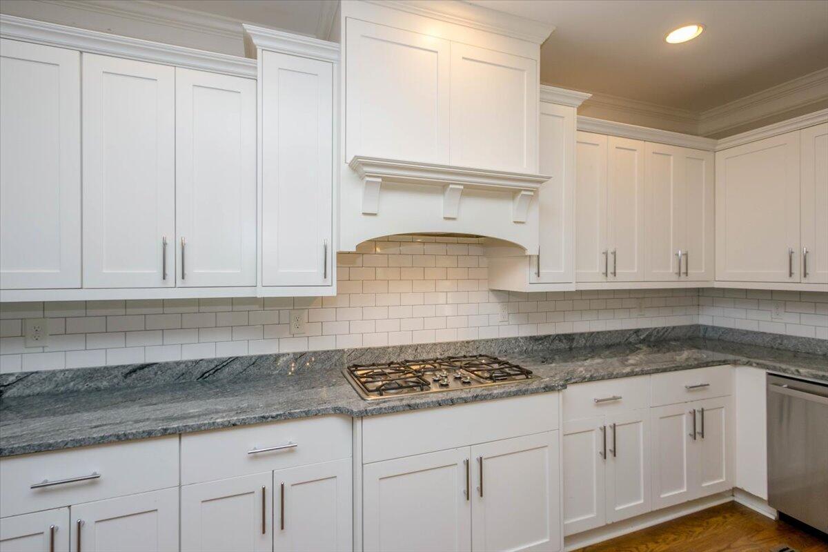 206 Dixon Court