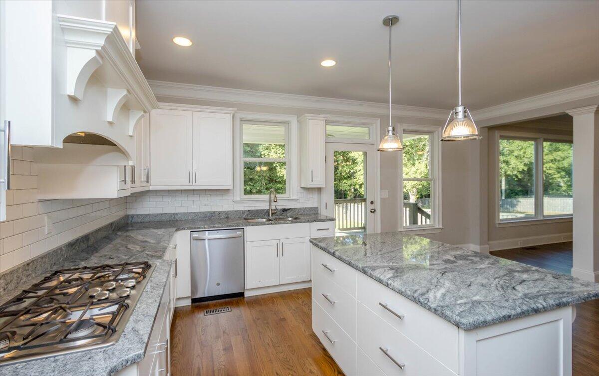 206 Dixon Court