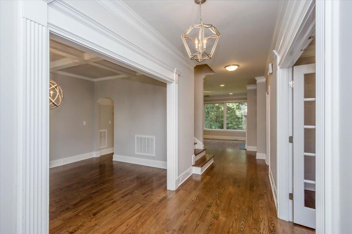 206 Dixon Court
